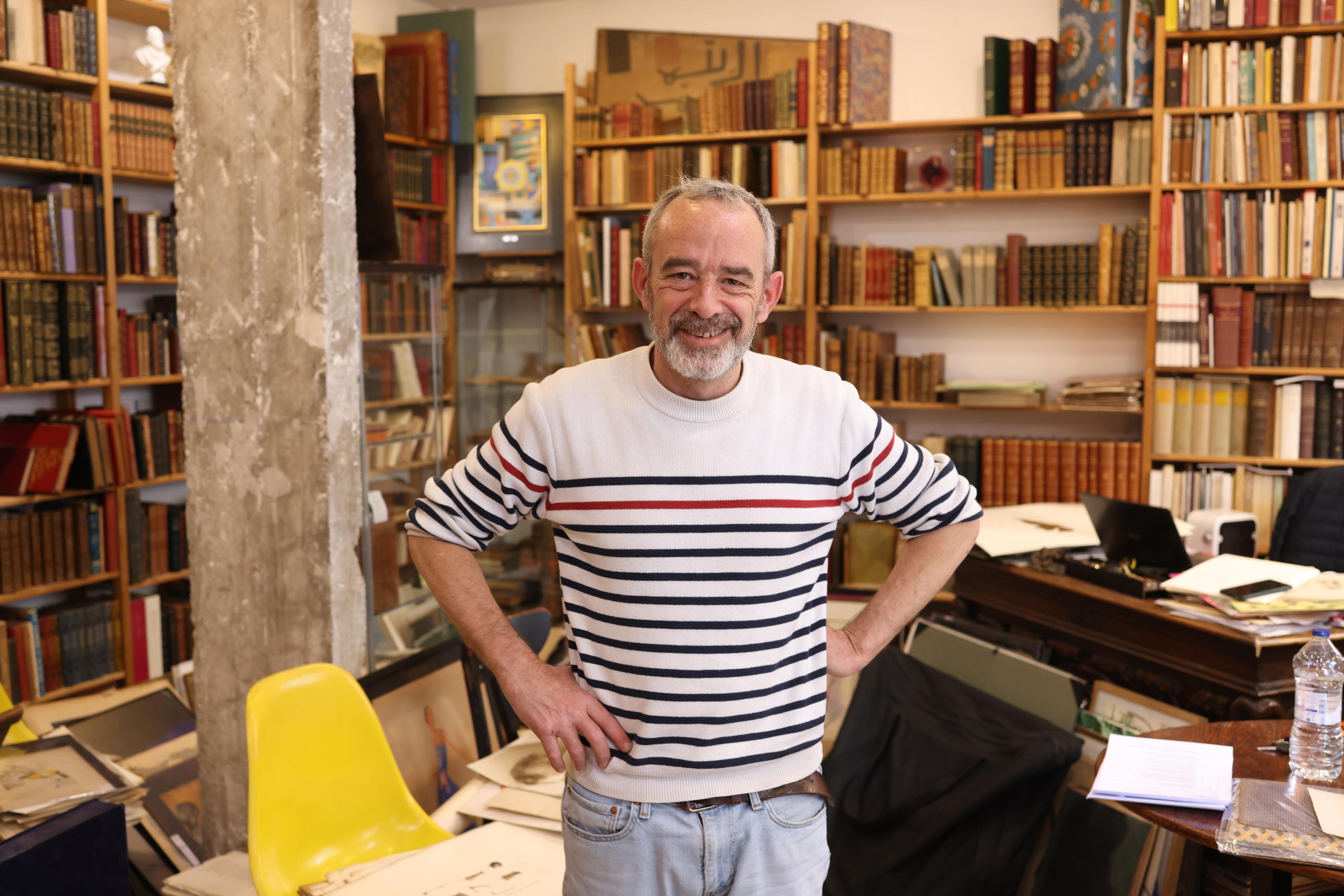 Pour Vincent Prevost, libraire dans le XVe arrondissement de Paris, «Bernard Pivot a su donner une simplicité aux livres». LP/Olivier Lejeune