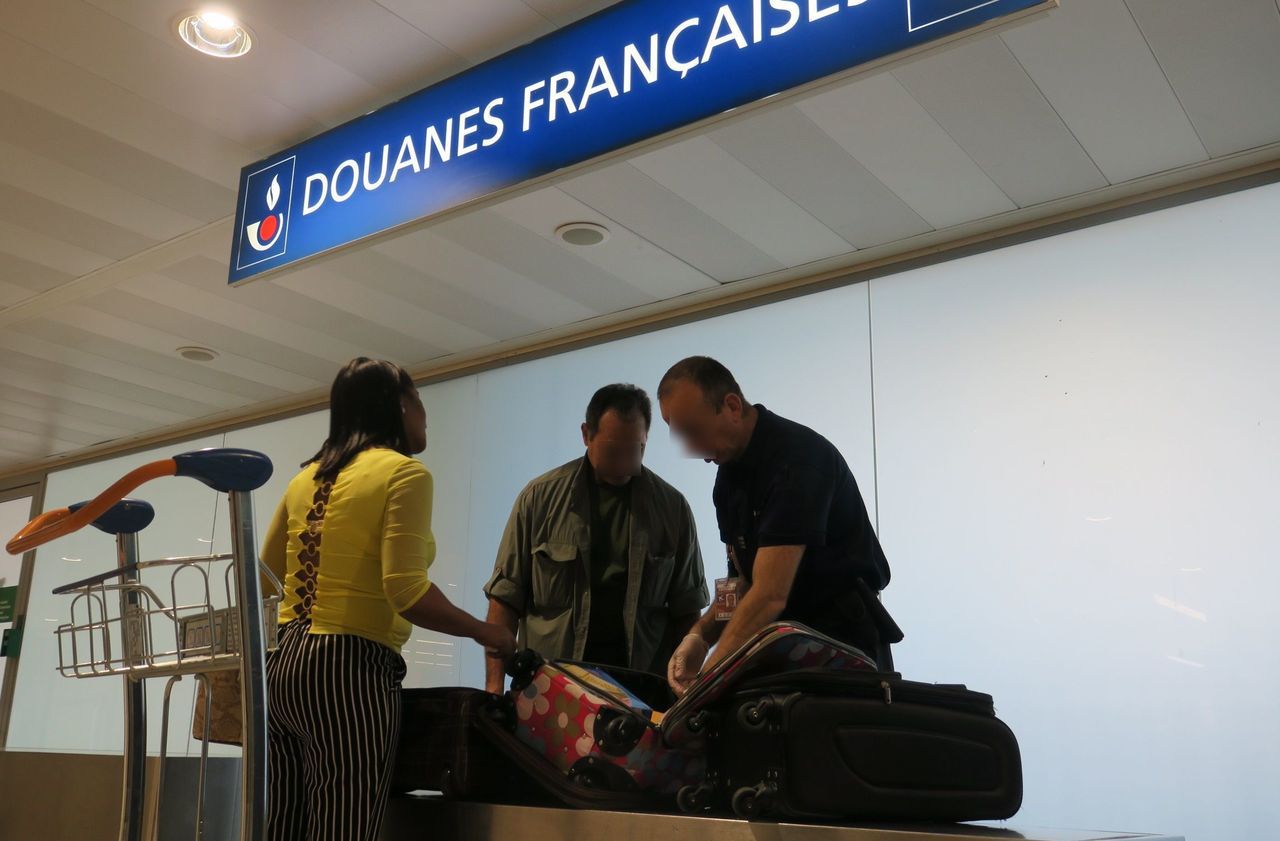 Les douaniers de l'aéroport d'Orly ont découvert la nouvelle «mode» des dreadlocks il y a une quinzaine de jours. (Illustration) LP/Denis Courtine