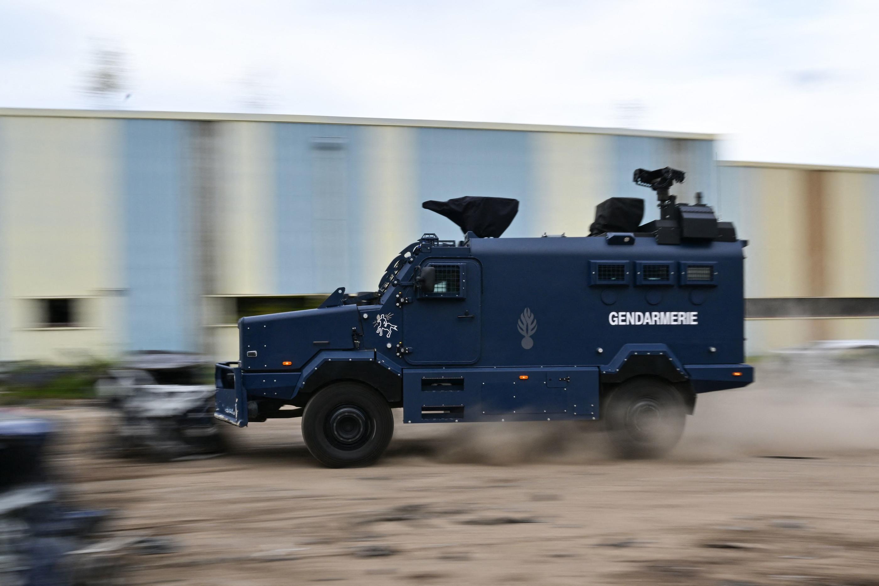 Le Centaure est la nouvelle génération de véhicules blindés de la gendarmerie nationale. Il remplace les VBRG, en service depuis 1974.