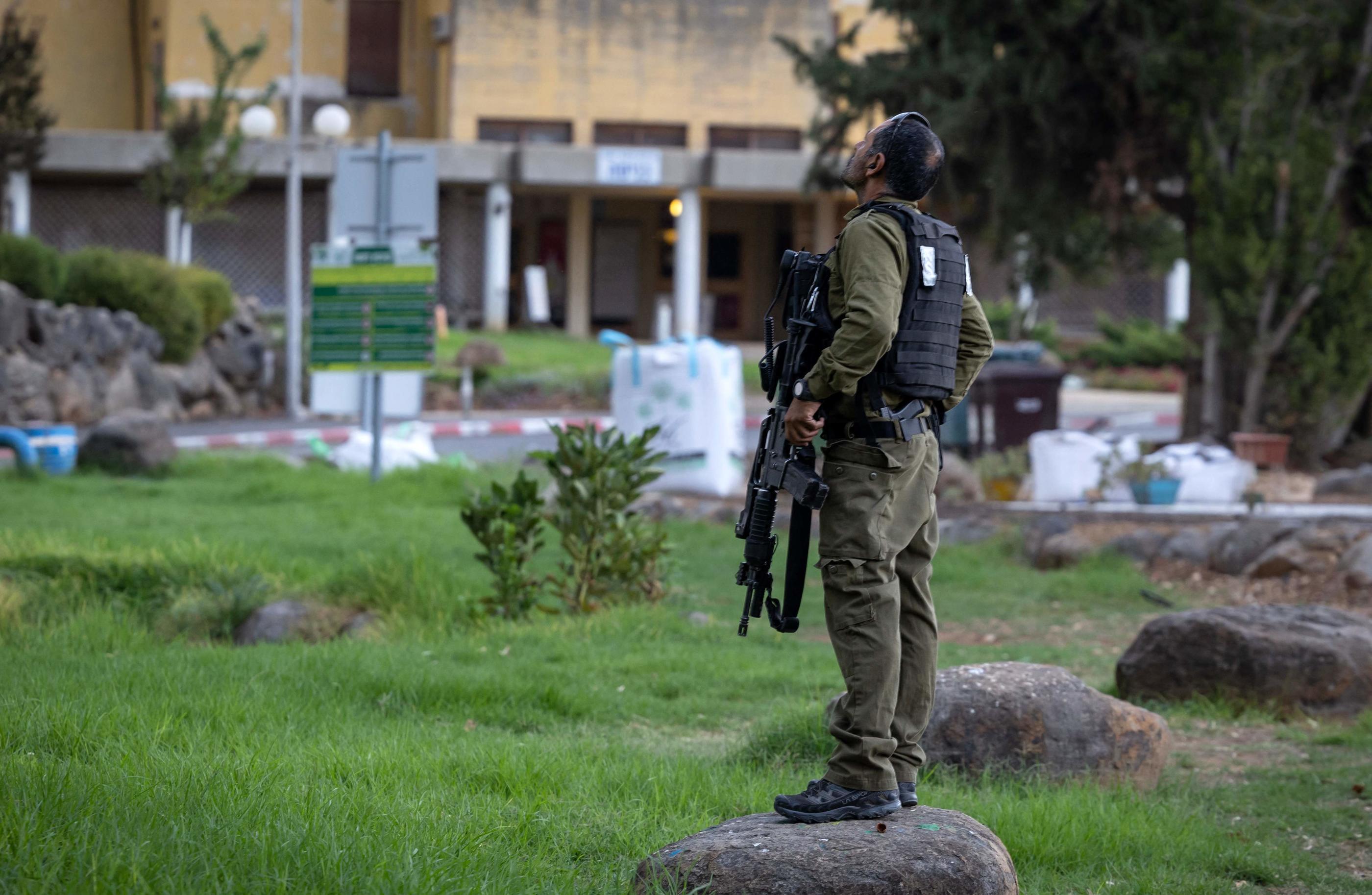 Depuis le 7 octobre, le nord d'Israël vit au gré des frappes du Hezbollah. La semaine dernière, un plan d’évacuation a été approuvé pour la ville de Kyriat Shmona et d'une vingtaine de bourgades. AFP/Fadel Senna