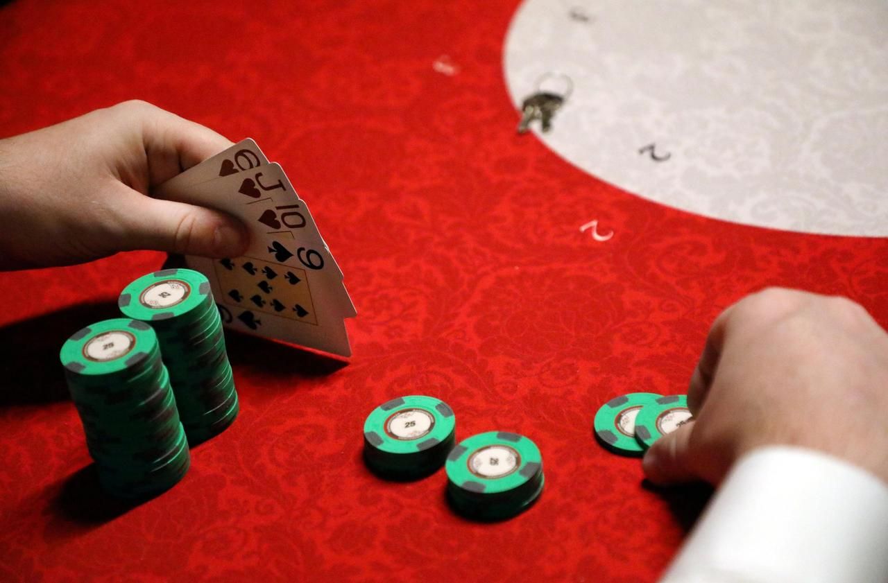 Seine-Saint-Denis: in the underground gambling den, we lined up to play