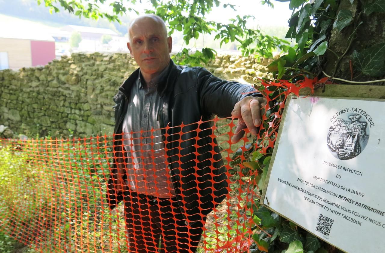 <b></b> Béthisy-Saint-Pierre, ce vendredi. Jean-Luc Bachelart, président de l’association Béthisy Patrimoine, organise ce dimanche un chantier pour rénover le mur d’enceinte du château de la Douye.