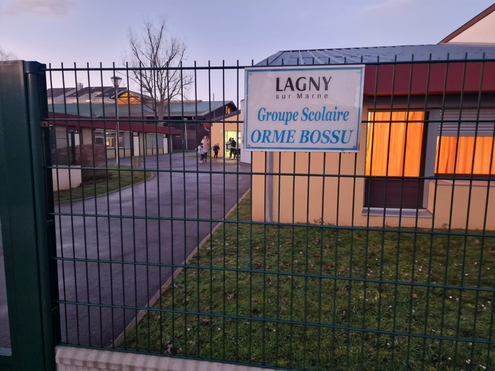 Lagny-sur-Marne, ce lundi 30 janvier. Ce midi, des élèves des écoles de la ville ont eu la mauvaise surprise de trouver des vers de farine dans leurs repas de cantine. LP/Marie Briand-Locu