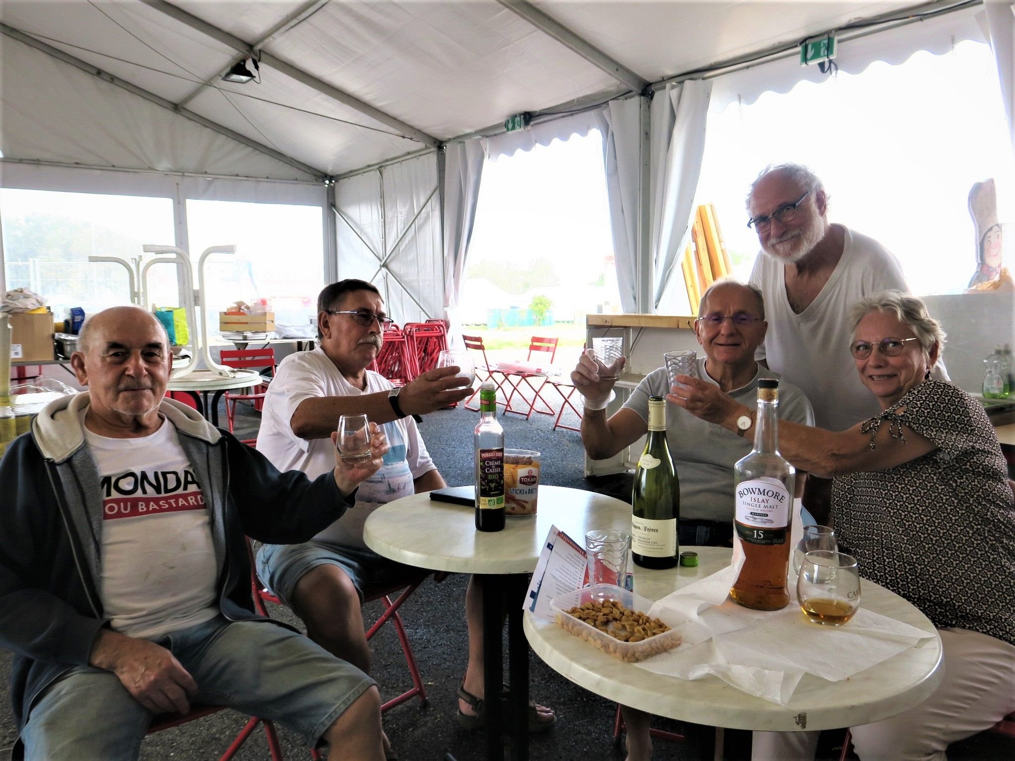 Dugny (Seine-Saint-Denis), ce jeudi matin. Ces militants du nord-est du département vivront ce week-end leur dernière Fête de l'Huma dans le parc de La Courneuve. LP/A.L.