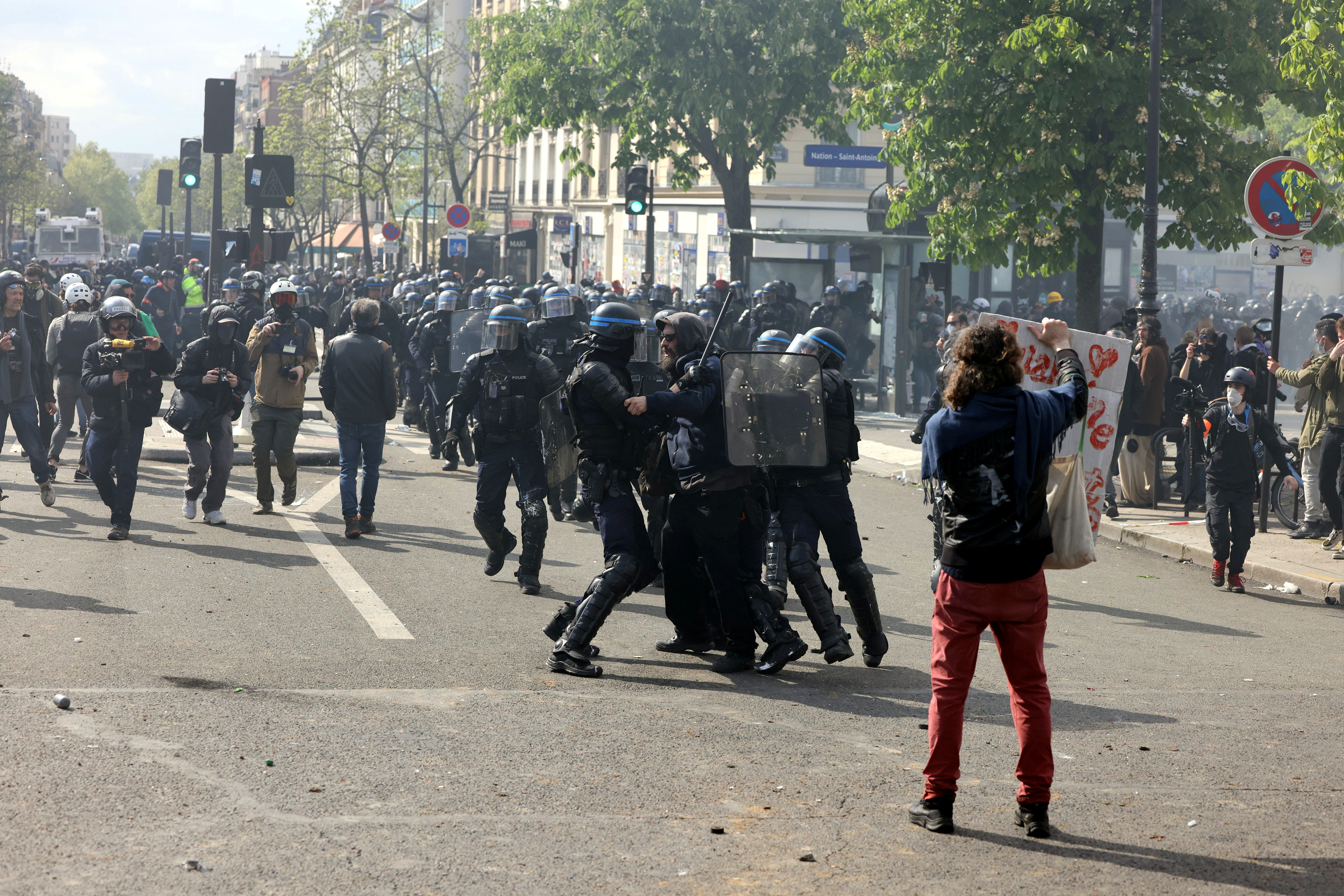 Parmi les personnes placées en garde à vue après la manifestation lundi, 124 (sur 281) sont ressorties sans aucune charge. LP/Arnaud Journois