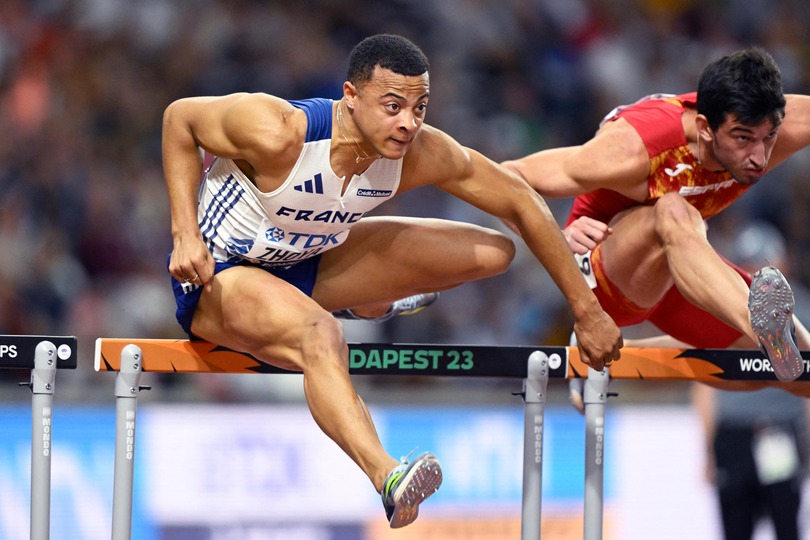 Sasha Zhoya, sixième des derniers Mondiaux en 2023, a décroché un troisième titre de champion de France sur 100 m haies ce dimanche à Angers. Jean-Marie Hervio/KMSP via AFP