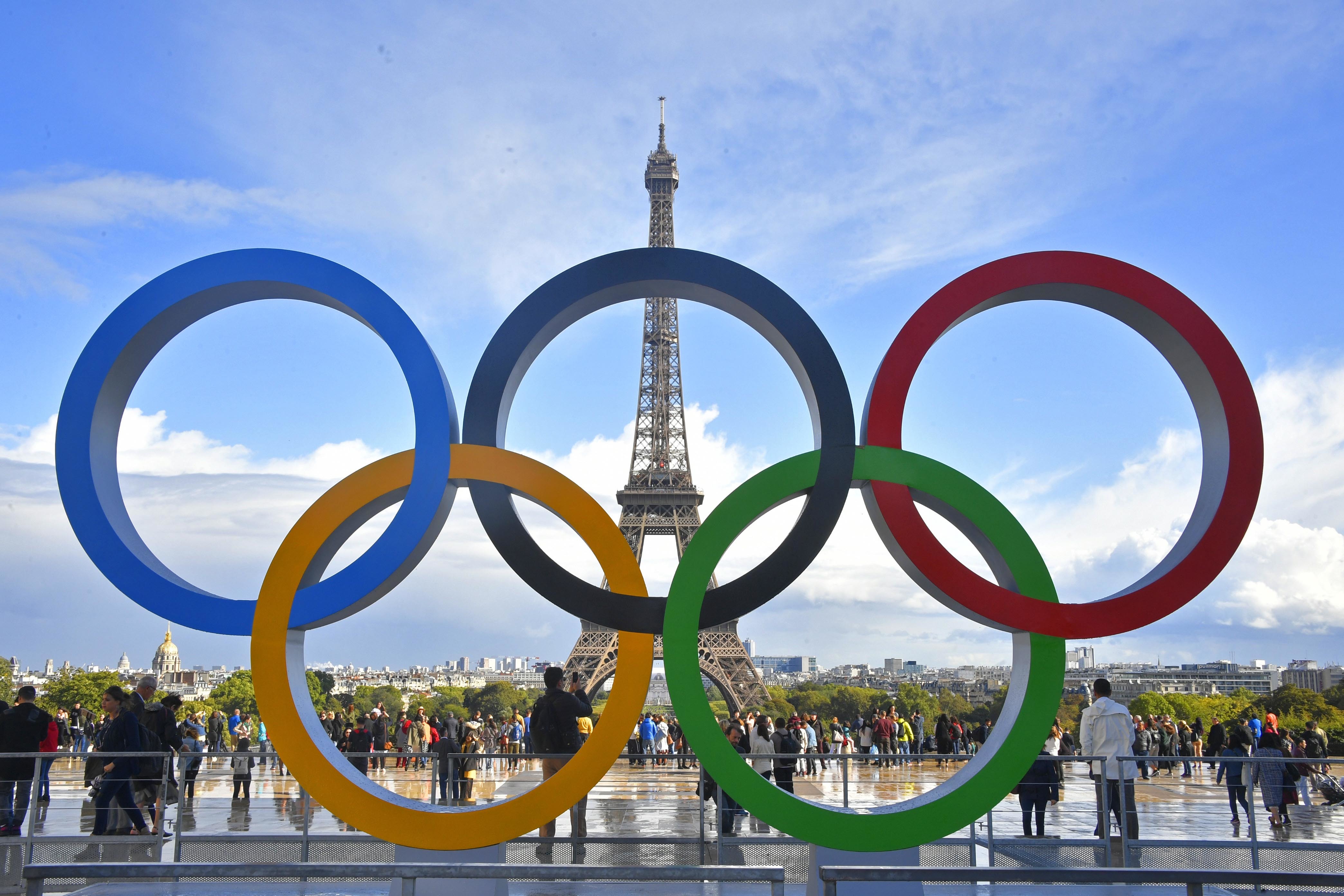 ILLUSTRATION. Les Jeux olympiques de Paris 2024 sont attendus par les Français, amateurs de sport ou non. Mais ces derniers s'inquiètent aussi pour des sujets comme les transports ou la sécurité.