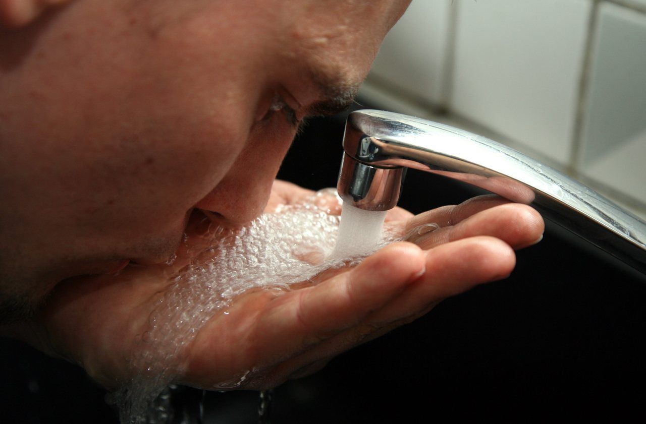 La présence de dioxane dans l'eau potable est attestée en Île-de-France. Mais ni sa concentration ni l'origine de cette pollution ne sont établies par les autorités (Illustration). LP/A.A