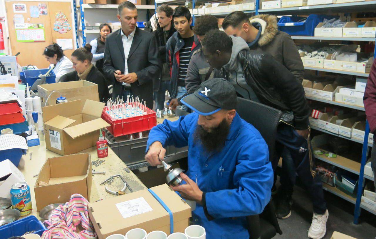 <b></b> Ozoir-la-Ferrière, ce lundi. Les lycéens ont pu découvrir les ateliers de l’entreprise Franklin France, dans lesquels on fabrique des paratonnerres. 