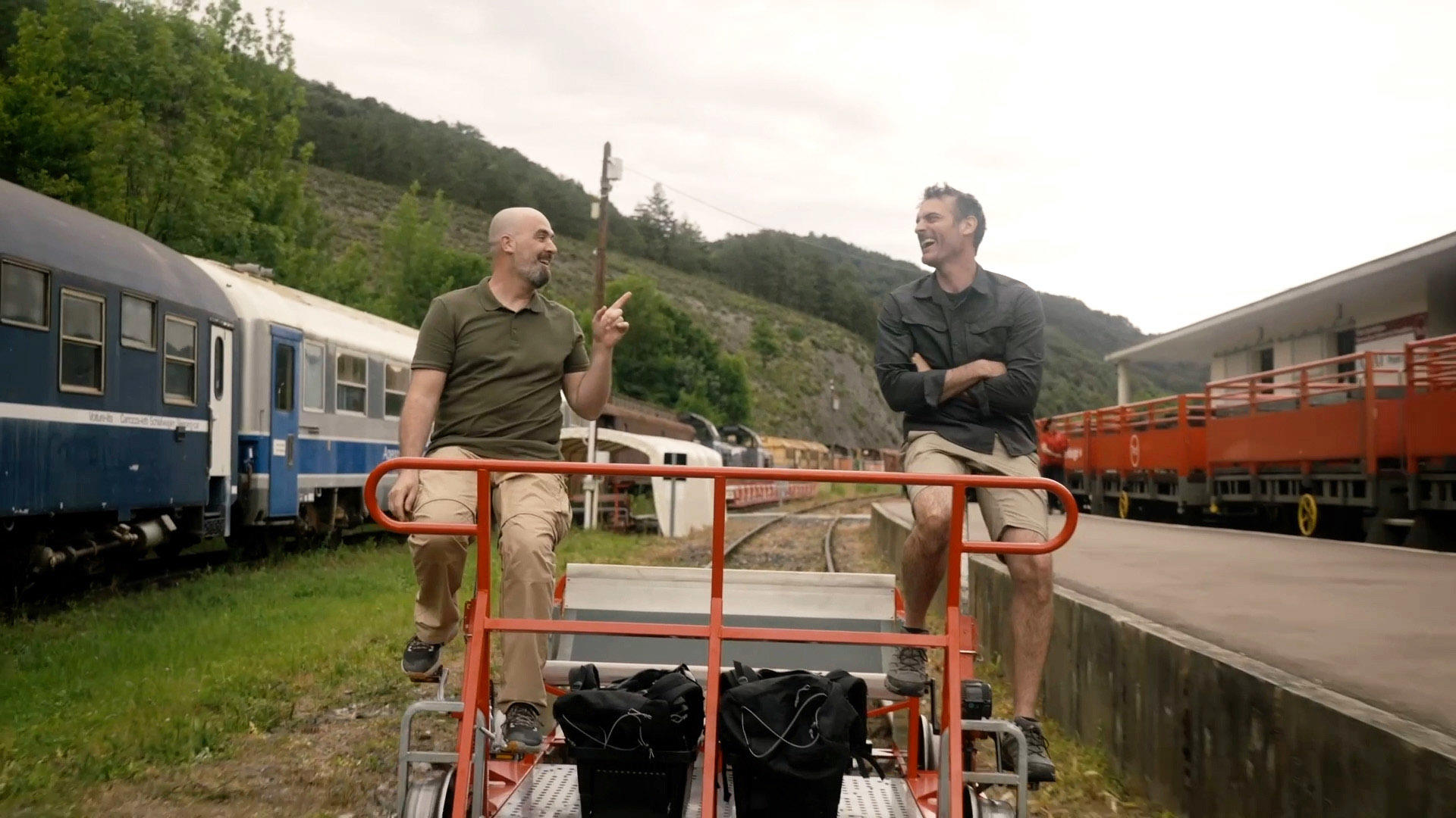 TNT : les chaînes C8 et NRJ12 non retenues pour la réattribution des ...