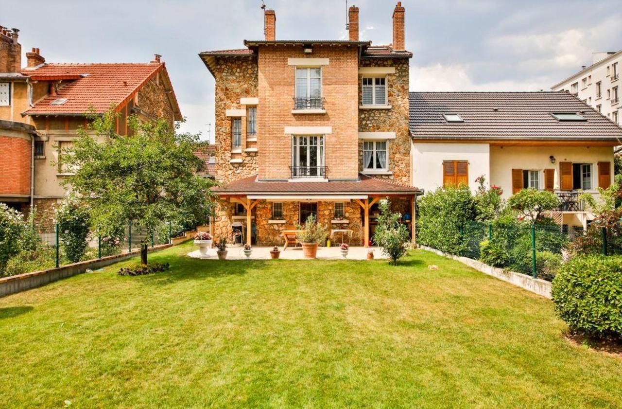 <b></b> Cette belle demeure de 6 pièces, de 173 mètres carrés, située à proximité de la mairie de Vitry-sur-Seine, a été vendue 583 000 euros avec un jardin de 400 mètres carrés, soit 3370 euros le mètre carrés.