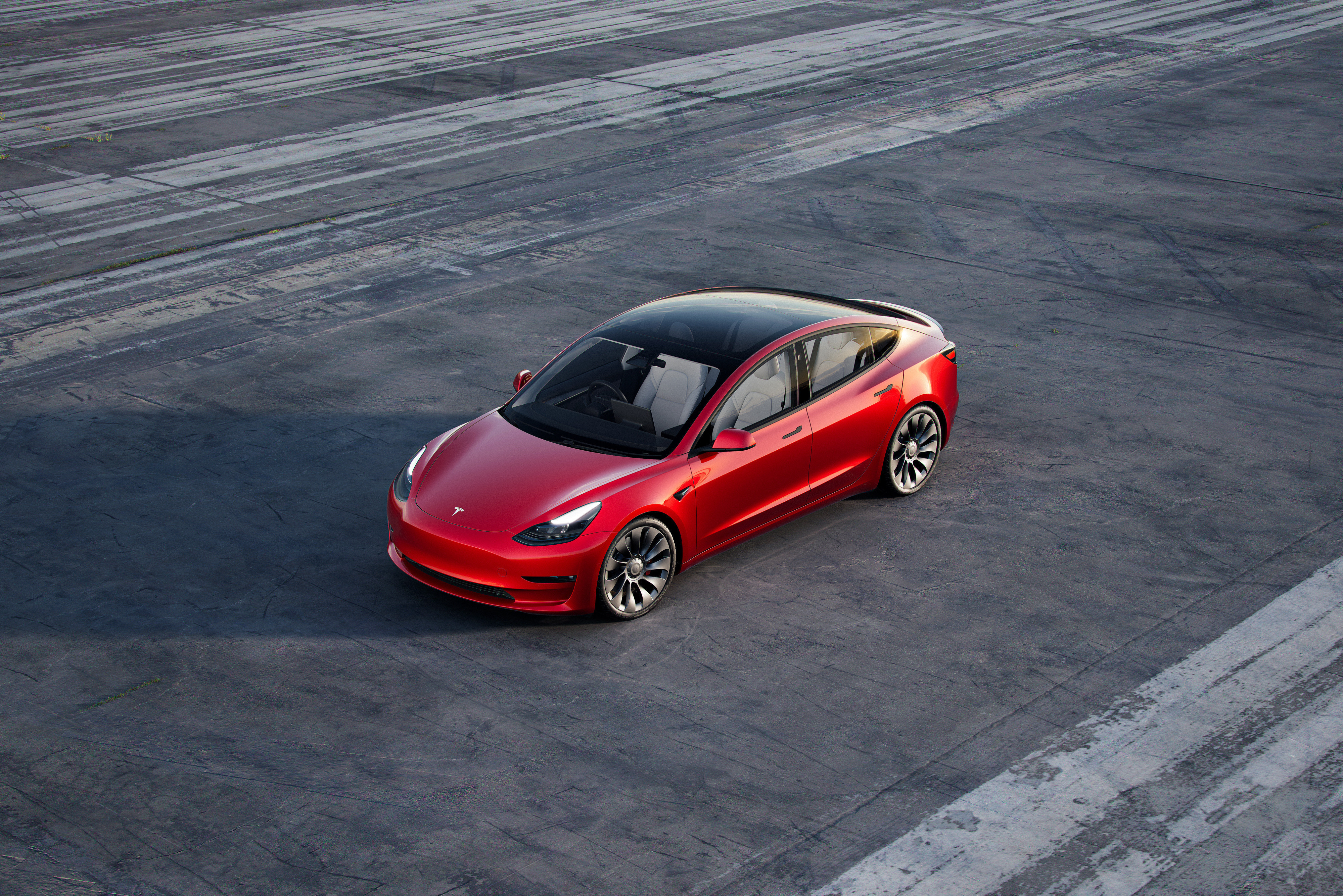 La Model 3 de Tesla est la voiture la plus recherchée dans six villes du top 10. Mais attention ! Baisses de prix et bonus écologique obligent, le véhicule neuf peut revenir moins cher. (Illustration) Tesla