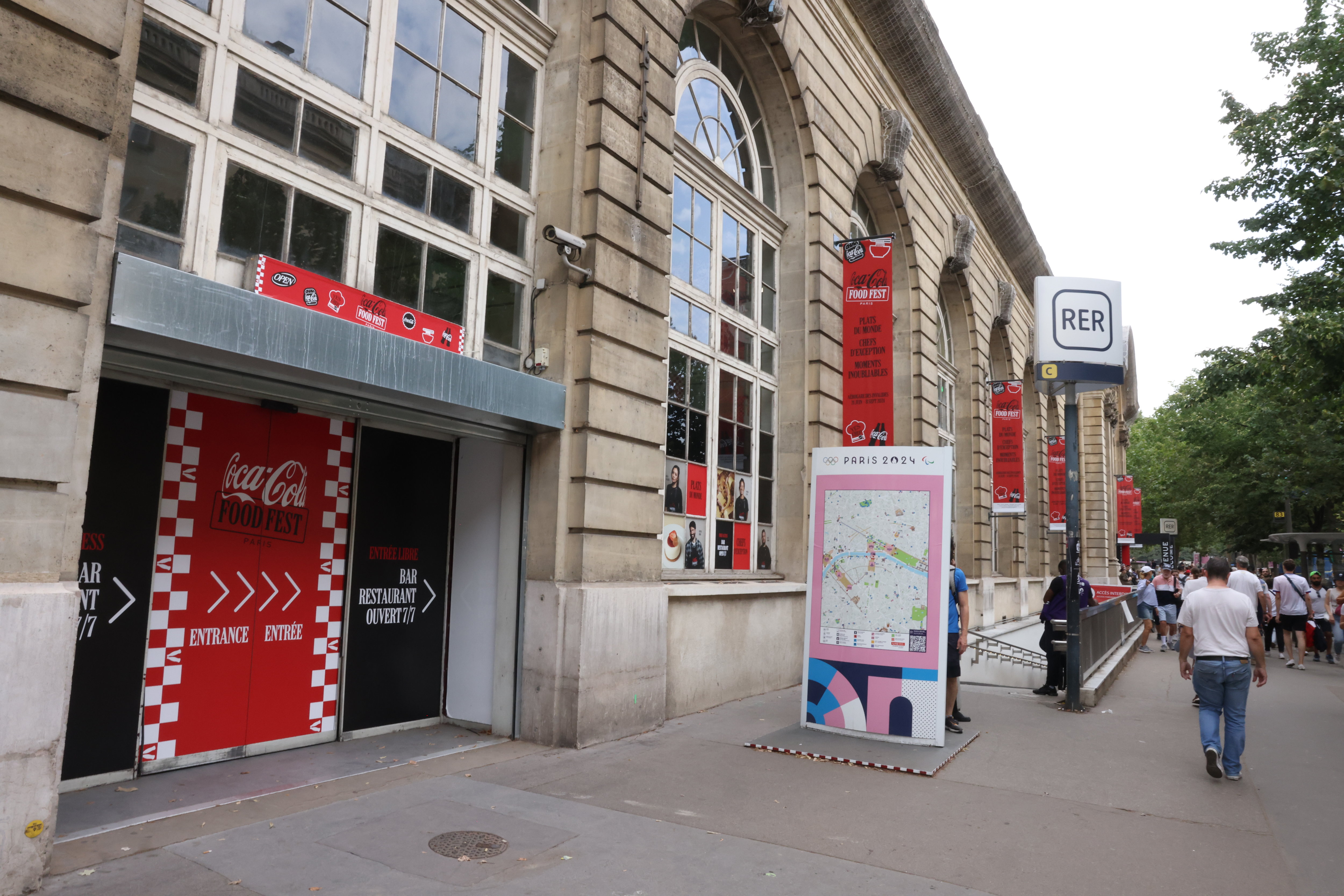 Installé dans l’aérogare des Invalides à Paris (VIIe) depuis le 21 juin, le Coca-Cola Food Fest a fermé prématurément ses portes faute d'affluence suffisante. LP/Olivier Lejeune