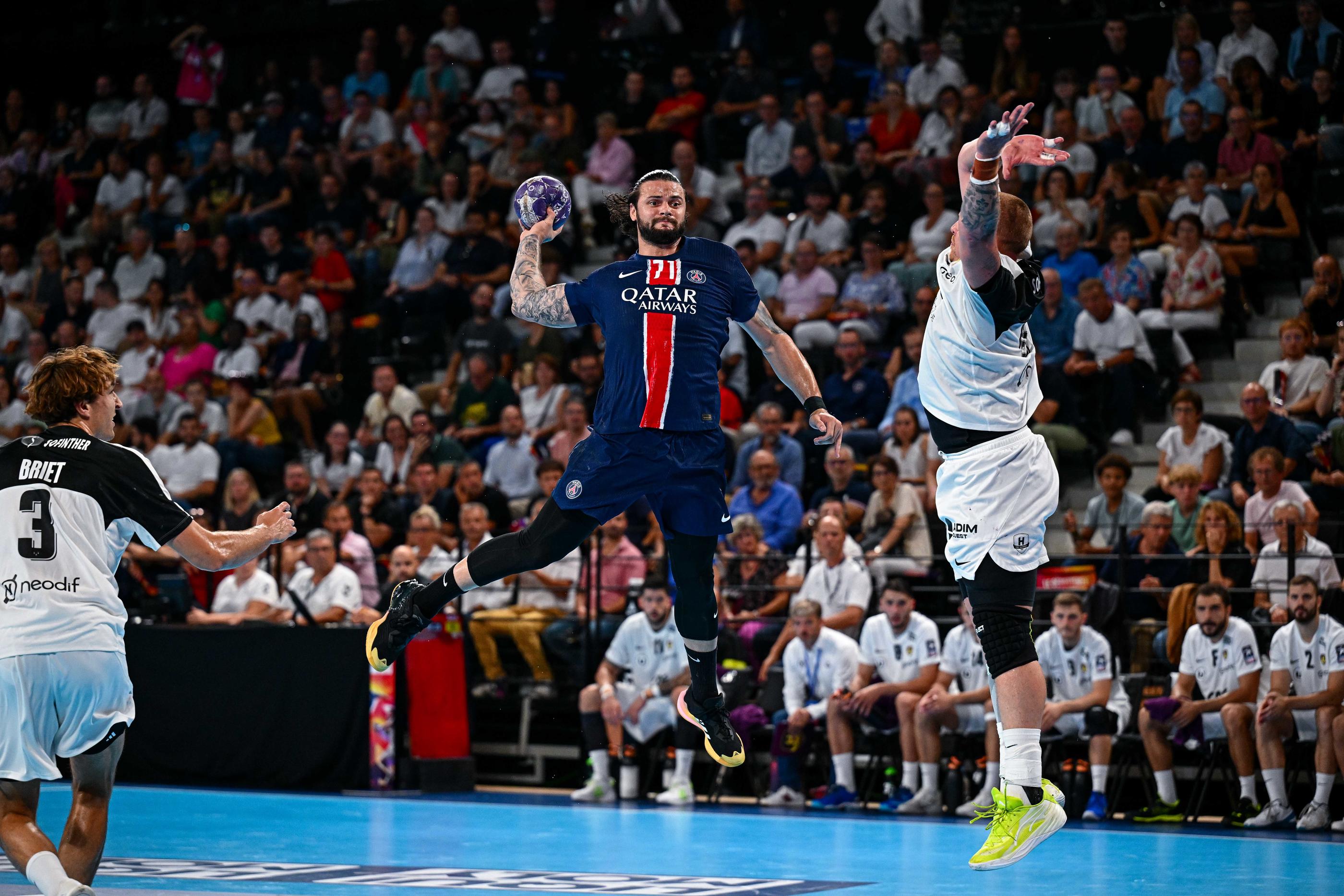 Elohim Prandi et les Parisiens vont débuter leur championnat contre Nîmes. Icon Sport/Baptiste Fernandez