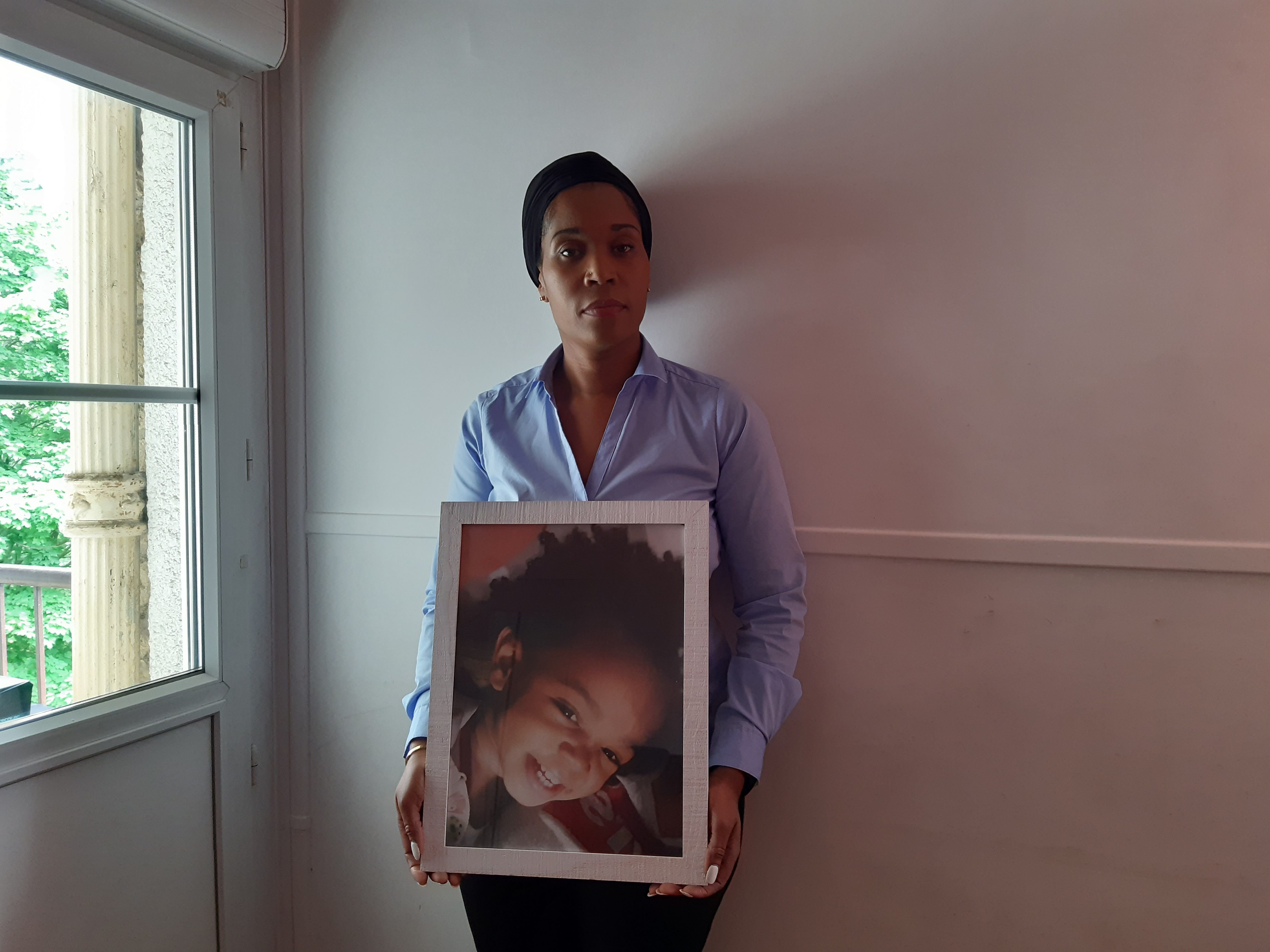 Dugny (Seine-Saint-Denis), le 24 juin 2021. Chrystelle a perdu son fils Kayden, âgé de 19 mois, alors qu'il venait de se faire opérer à la clinique Vauban. LP/Elsa Marnette