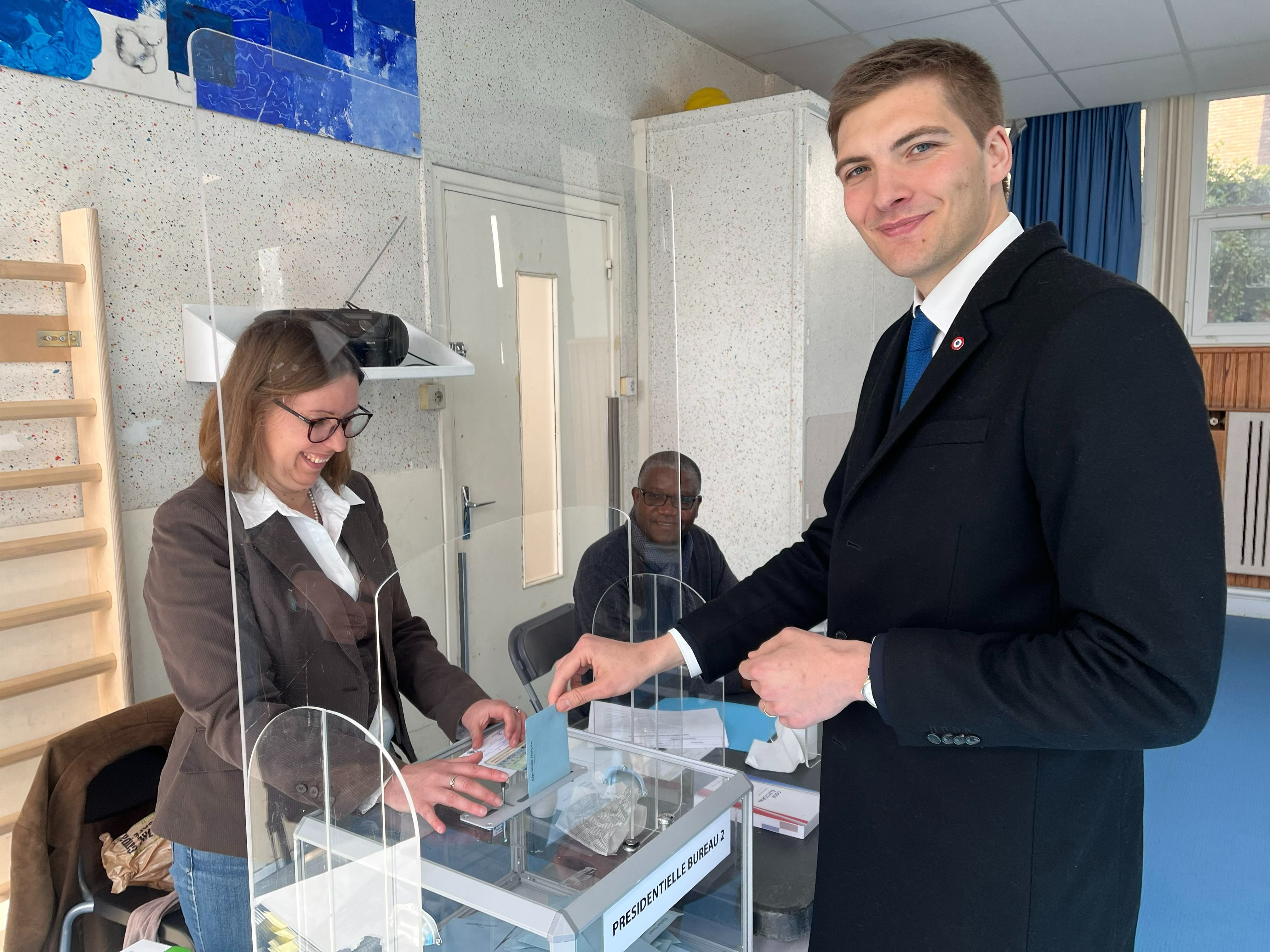 Juvisy-sur-Orge, le 10 avril 2022. Le député Robin Reda, ici lors du vote pour le premier tour de la présidentielle. LP/Nolwenn Cosson