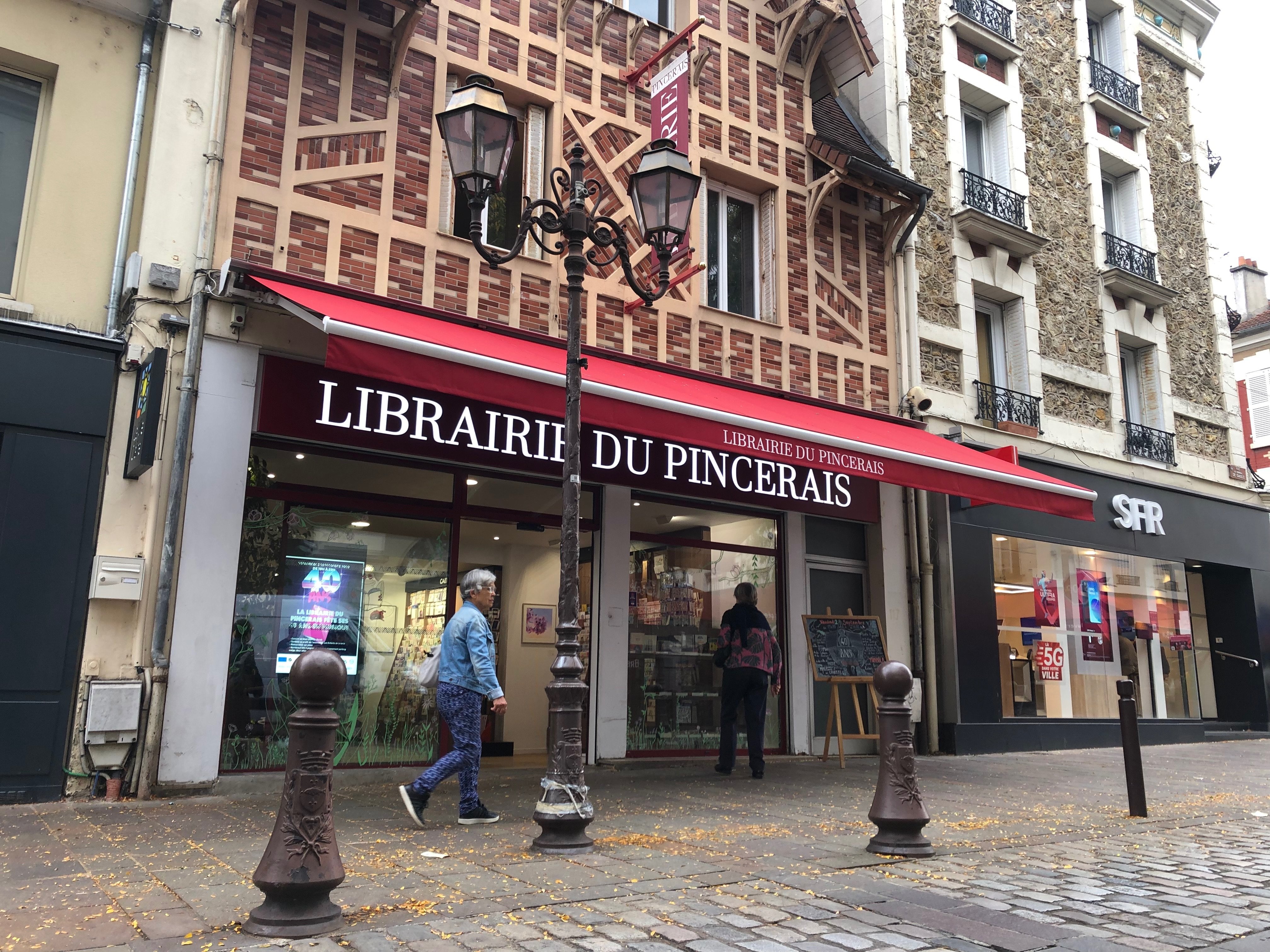 Poissy, vendredi. La librairie, qui avait succédé à un magasin d’électroménager, bénéficie d’un emplacement de choix, en plein cœur du centre ville. LP/Sébastien Birden