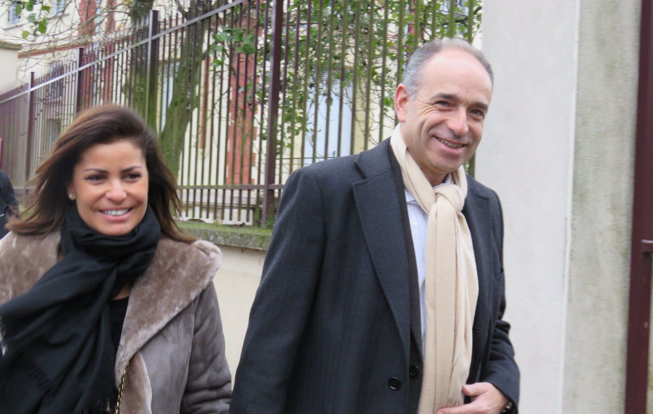 <b></b> Meaux, le 20 novembre 2016. Le député Jean-Francois Copé (LR) emploie son épouse, Nadia, comme attachée parlementaire. Il lui verse une rémunération de 2000 € nets par mois. 