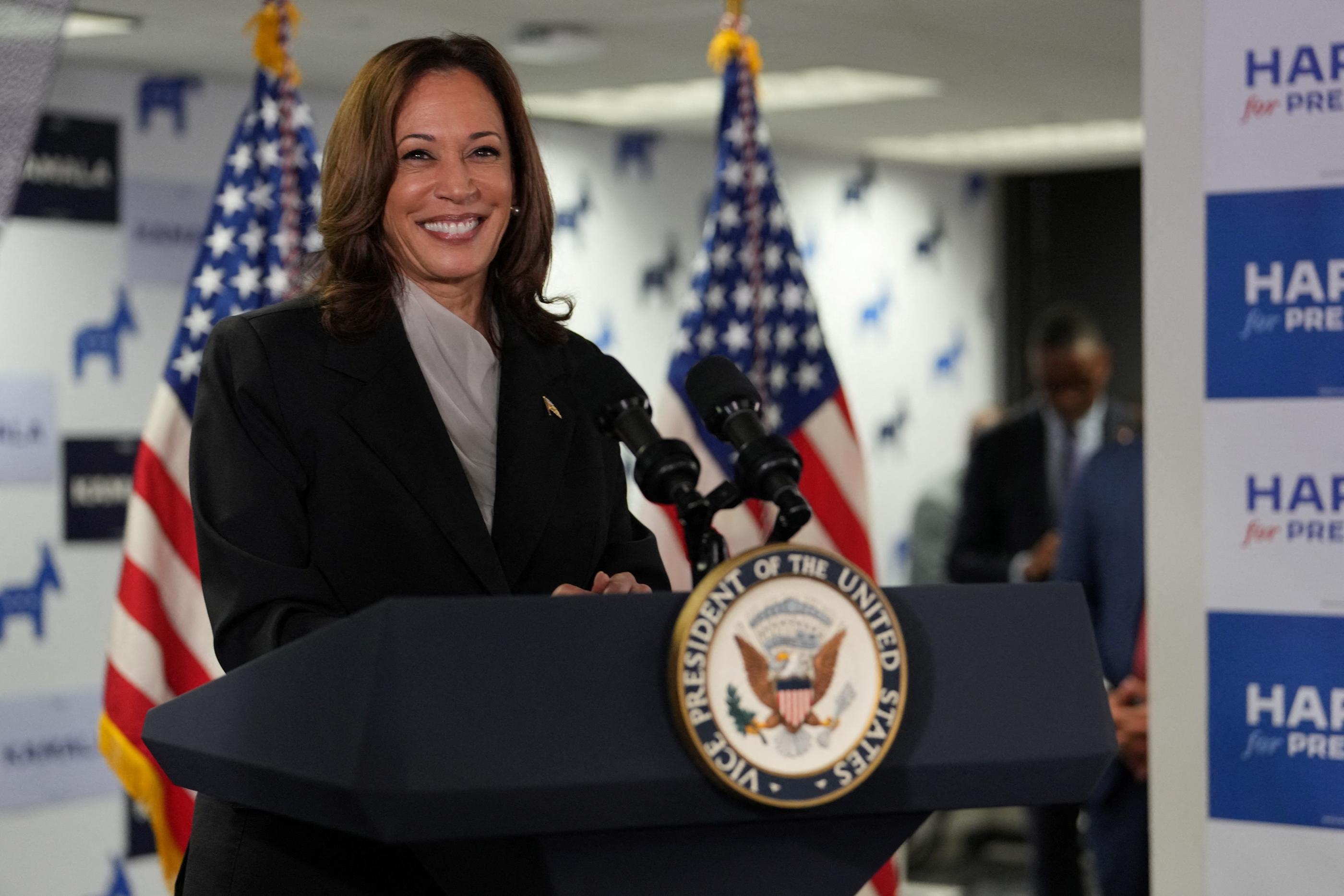 Lors d’un événement de campagne lundi soir dans le Delaware, la quinquagénaire a donné un avant-goût de ce à quoi ressemblerait Kamala Harris, la candidate. AFP/ Erin SCHAFF