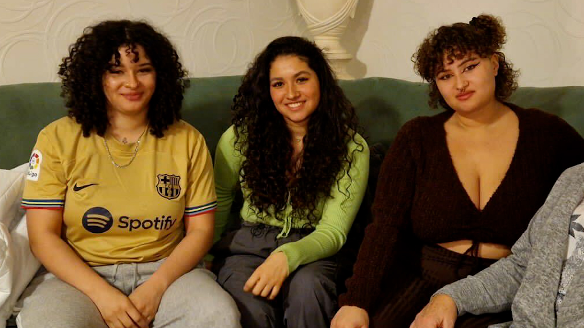 Un test ADN récréatif a permis à Laura et Claire (au centre et à droite) de découvrir qu'elles avaient une sœur aînée, Marie-Anne (à gauche). DR