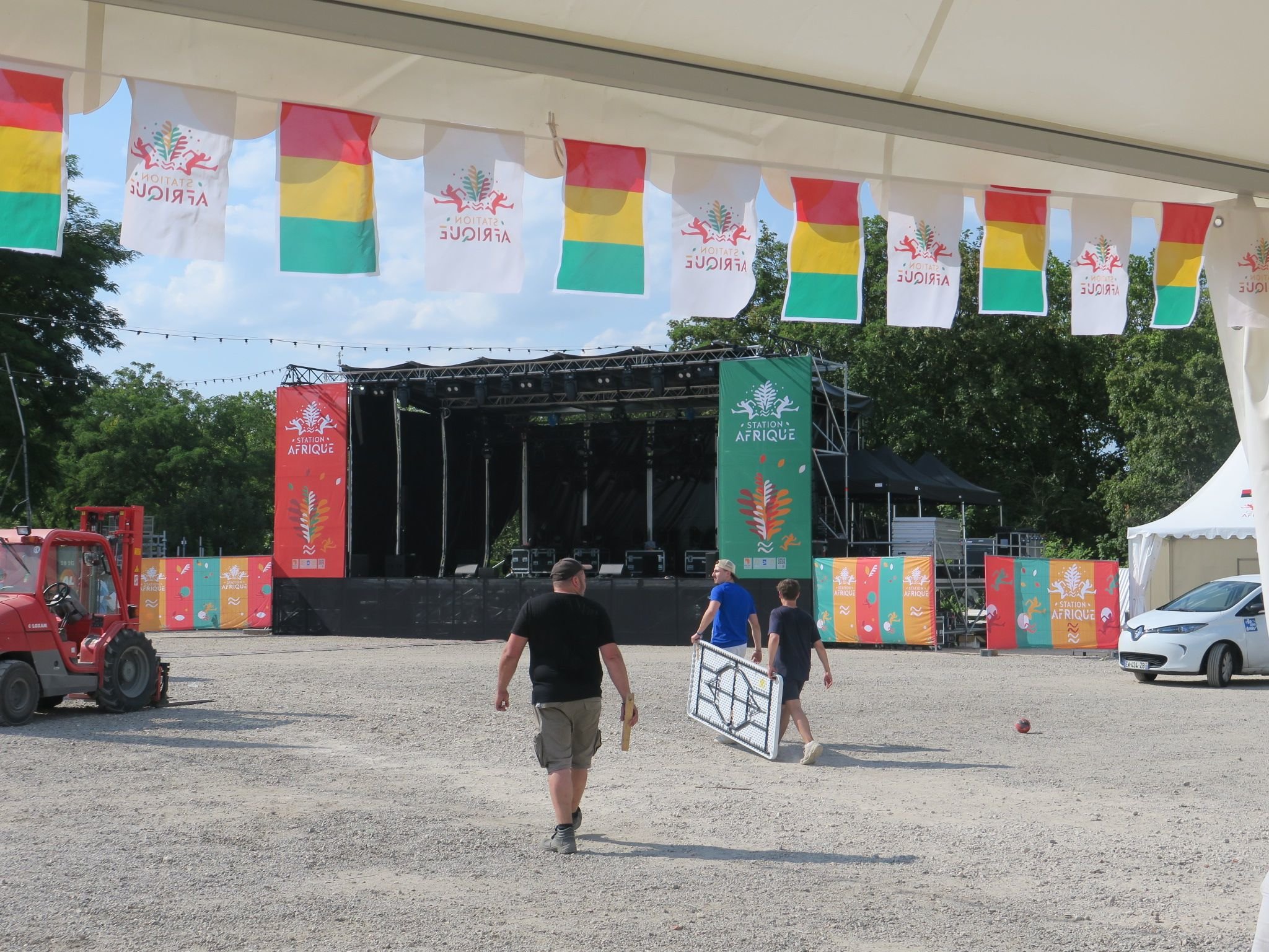 L'Île-Saint-Denis (Seine-Saint-Denis), ce vendredi 19 juillet. La Station Afrique, grande fan zone dédiée au sport et à la culture africaine, ouvre dès ce samedi 20 juillet. LP/Anthony Lieures