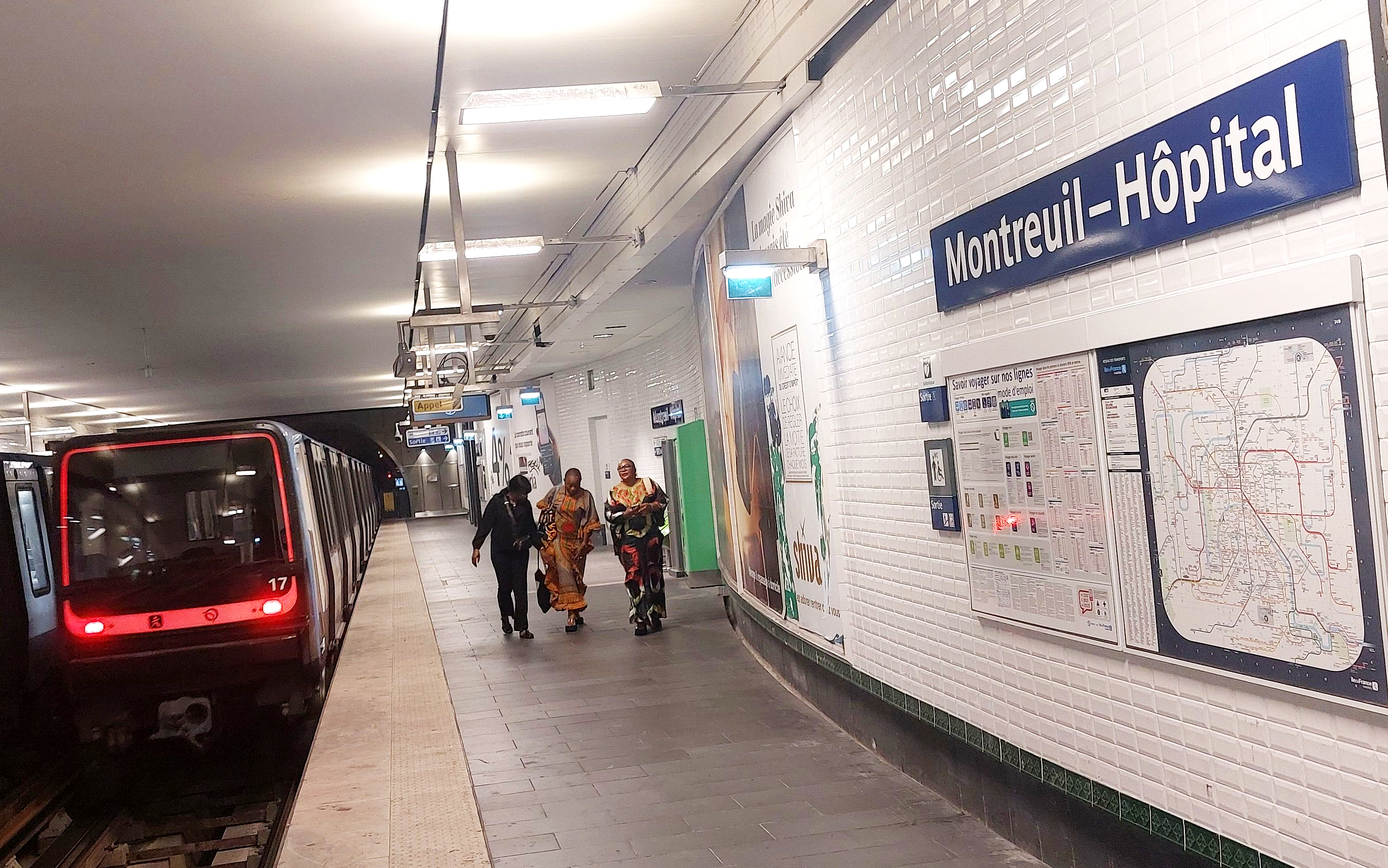 Montreuil (Seine-Saint-Denis), le 14 août. Six nouvelles stations ont été mises en service dans le cadre du prolongement de la ligne 11 du métro. Tous les habitants interrogés saluent cette extension, dont ils vantent le côté pratique. LP/Elsa Marnette