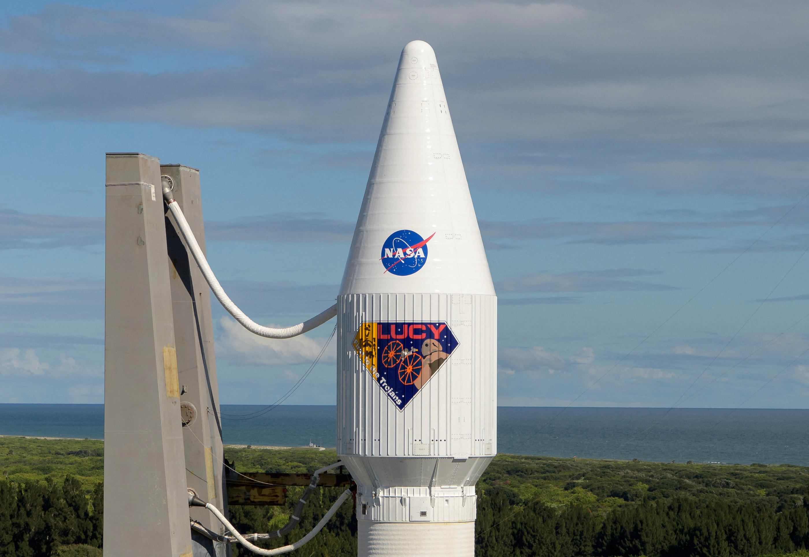 La fusée Atlas V qui transportera la sonde Lucy, à Cape Canaveral, en Floride, le 14 octobre 2021. Bill INGALLS / NASA / AFP