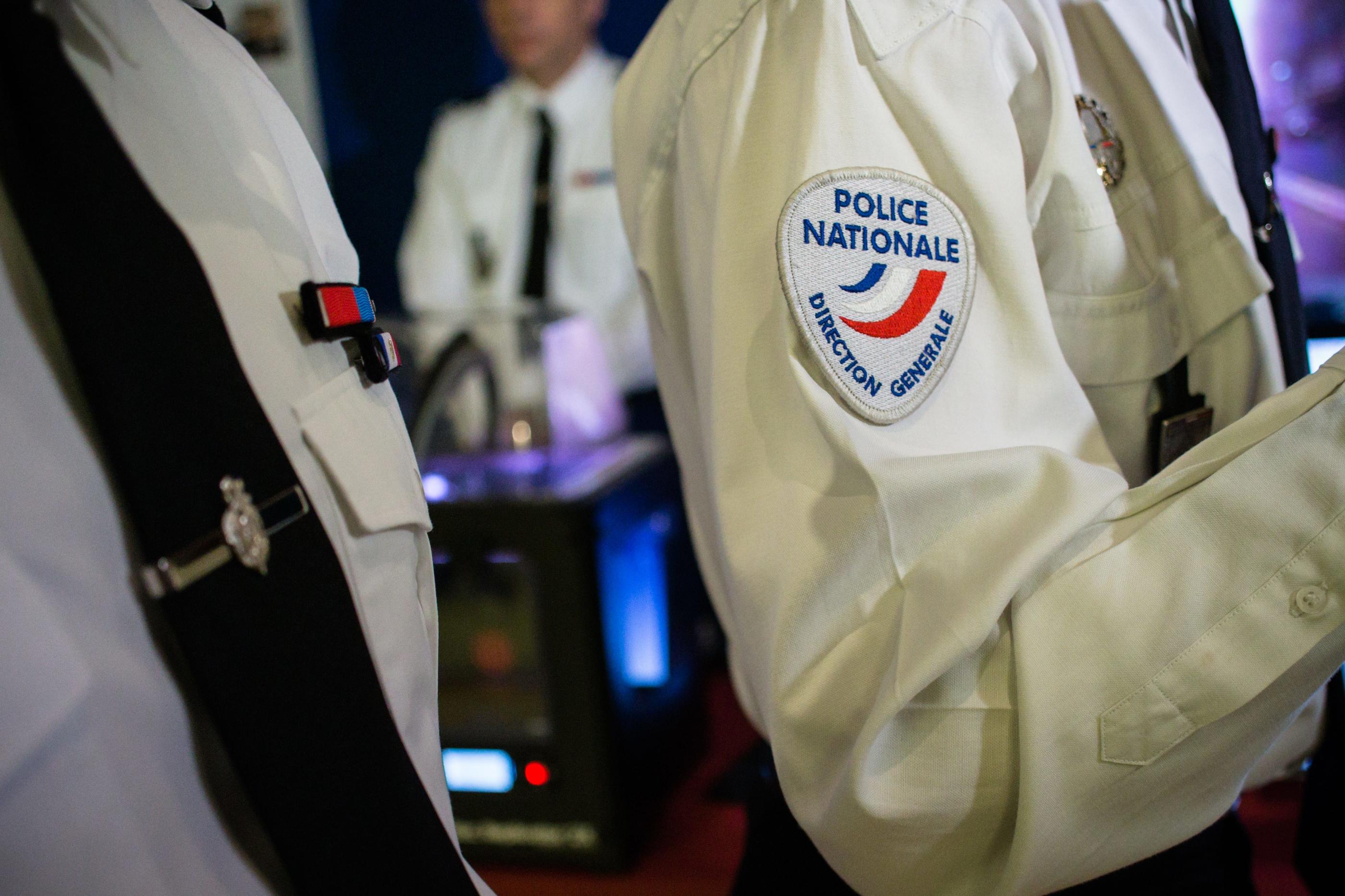 Derrire la fraude au concours de commissaire, le parfum d'un nouveau scandale policier - Le Parisien Derrire la fraude au concours de commissaire, le parfum d'un nouveau scandale policier - Le Parisien