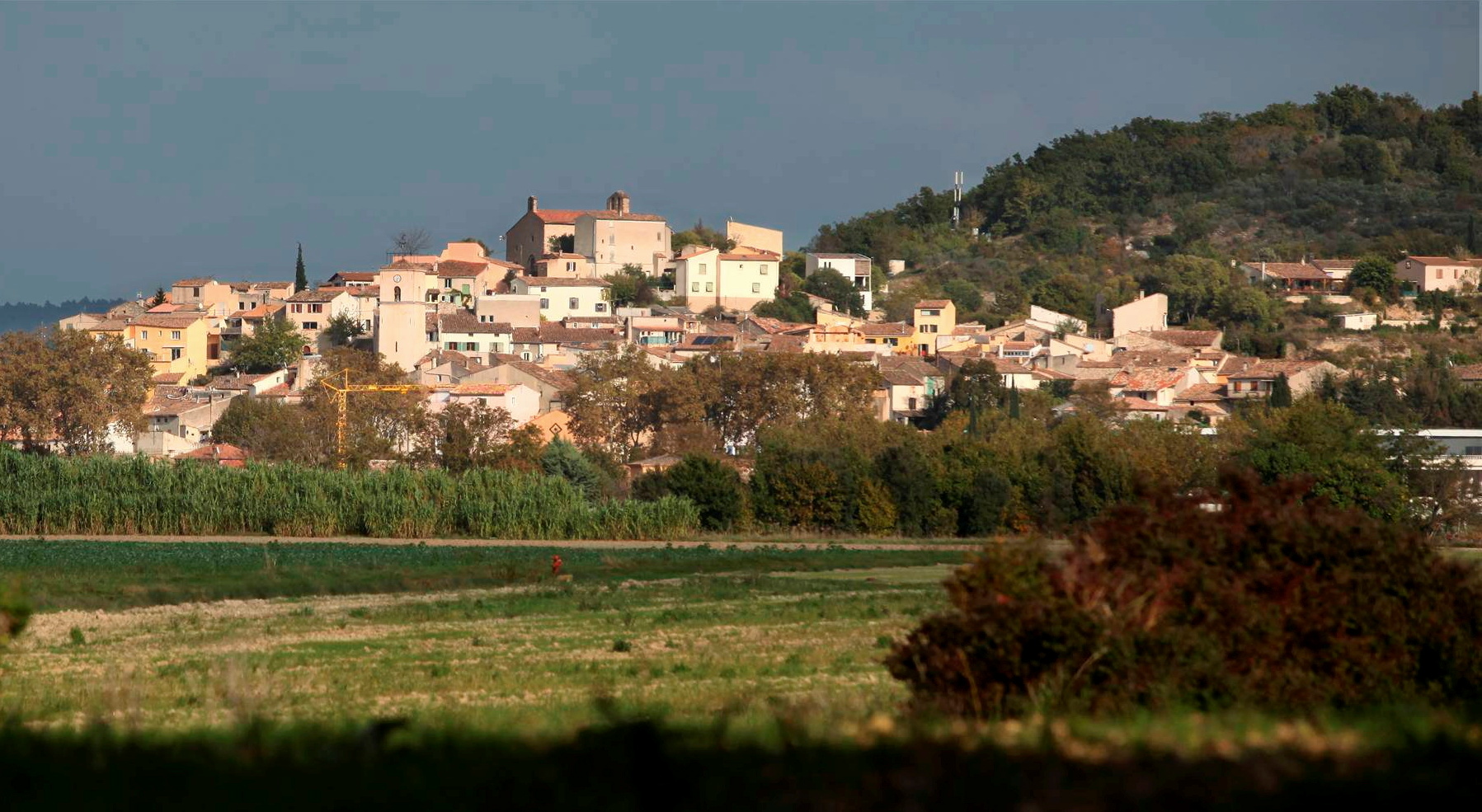 Dans le Var, à Vinon-sur-Verdon, les fumeurs indélicats vont devoir mettre la main au porte-monnaie. PhotoPQR/Nice Matin/Éric Estrade