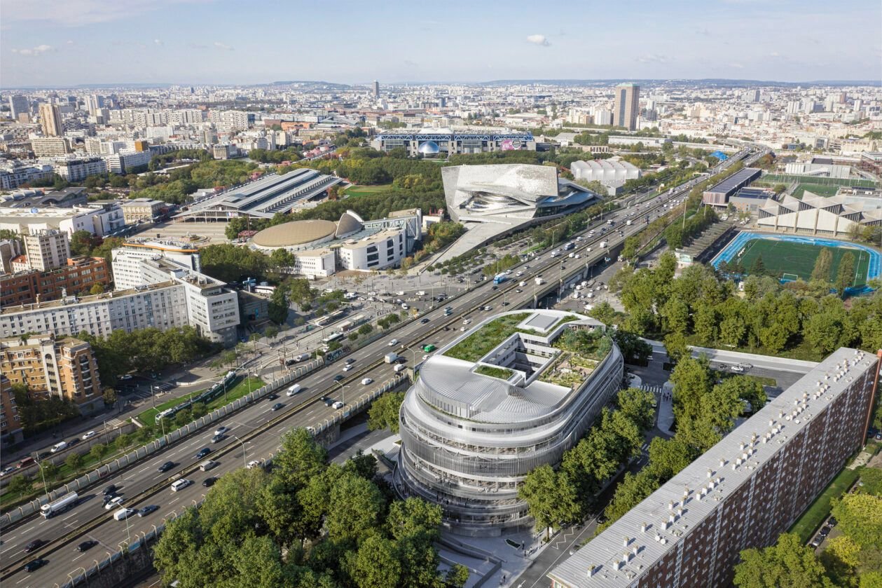 Située en face de la Philharmonie, dans le XIXe arrondissement, la Cité universelle doit être achevée en 2027.  RSI