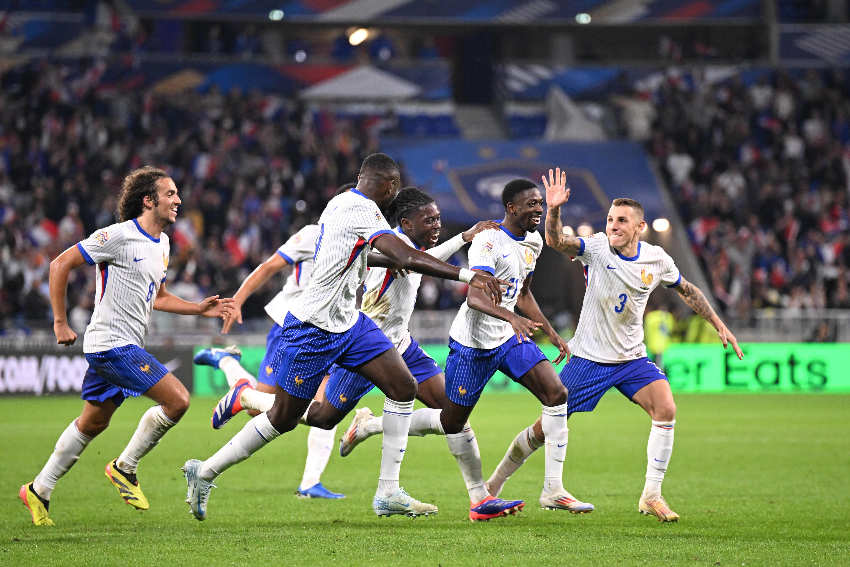 Jocelyn Gourvennec a bien aimé la prestation collective des Bleus, victorieux de la Belgique, qui célèbrent ici le but d'Ousmane Dembélé. FEP/Anthony Bibard/Icon Sport