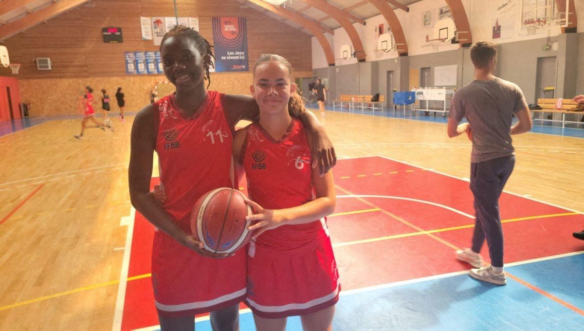 L'équipe féminine de basket de l'USM Saran, club du Loiret, lance un parcours sport-étude dans un lycée d'Orléans, avec 9 joueuses pour la première année scolaire, et 15 dès 2025. ©Tristan Ranea/Radio France/Maxppp