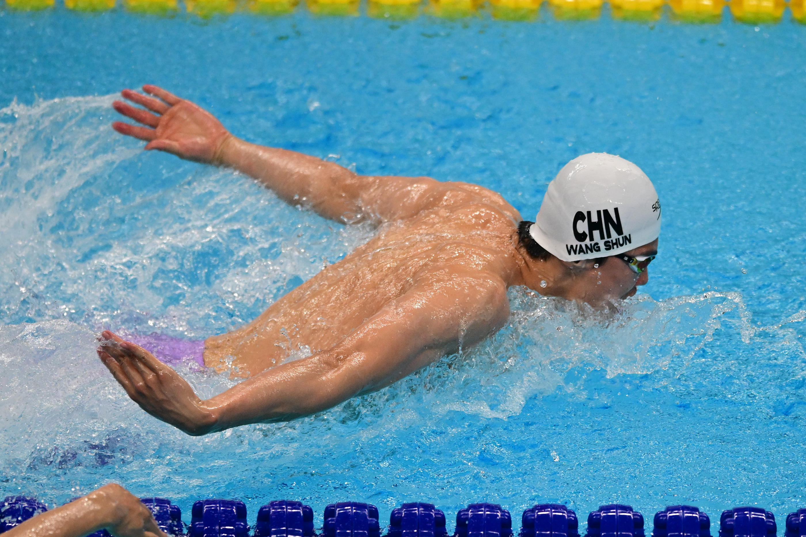 Champion olympique du 200m quatre nages en 2021, Wang Shun fait partie des nageurs mis en cause dans l'affaire de dopage qui secoue la natation chinoise ces derniers jours. Icon Sport/Luis Veniegra