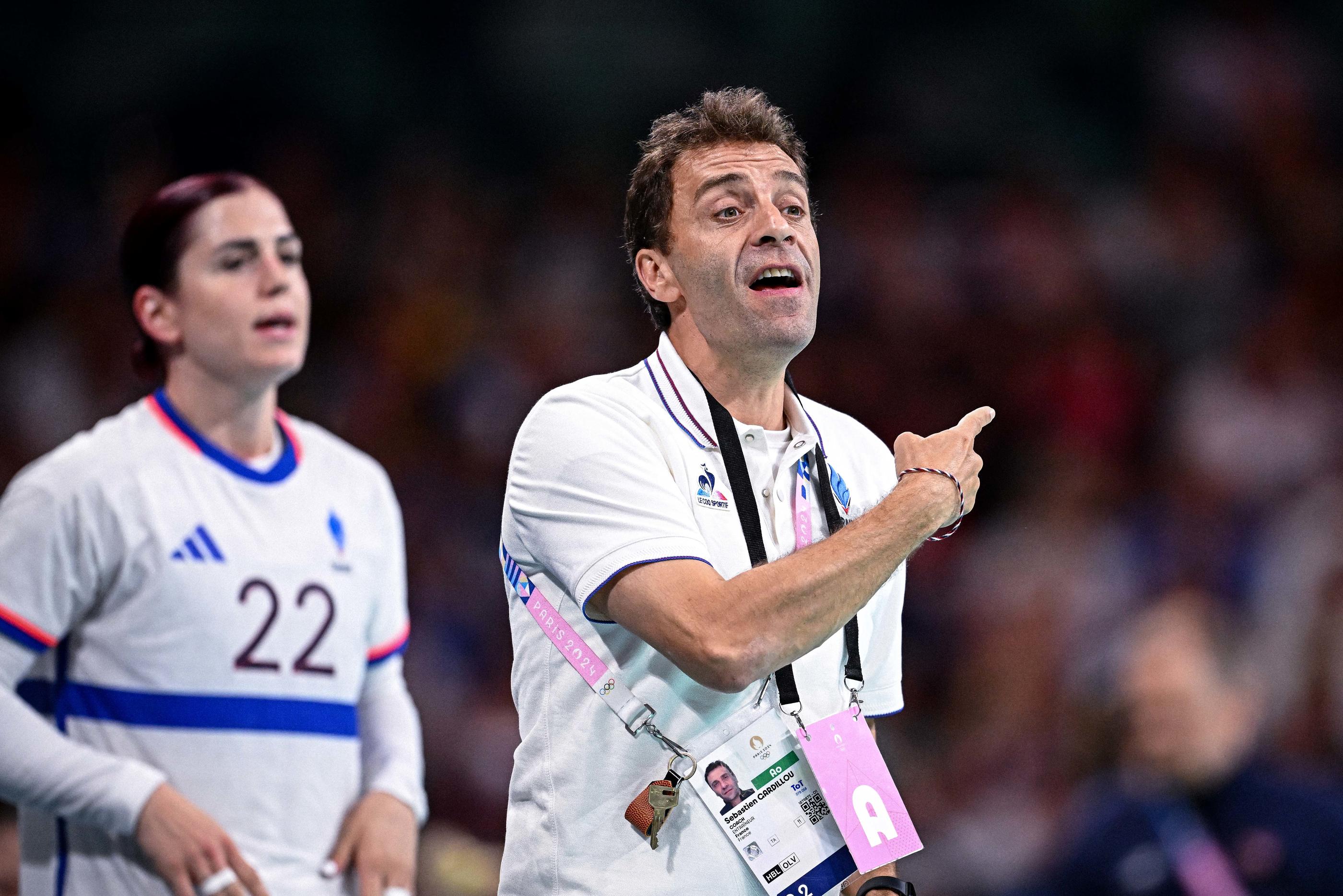 Sébastien Gardillou était sur le banc des Bleues pendant les Jeux, dans l'ombre d'Olivier Krumbholz. ICON SPORT/Baptiste Fernandez