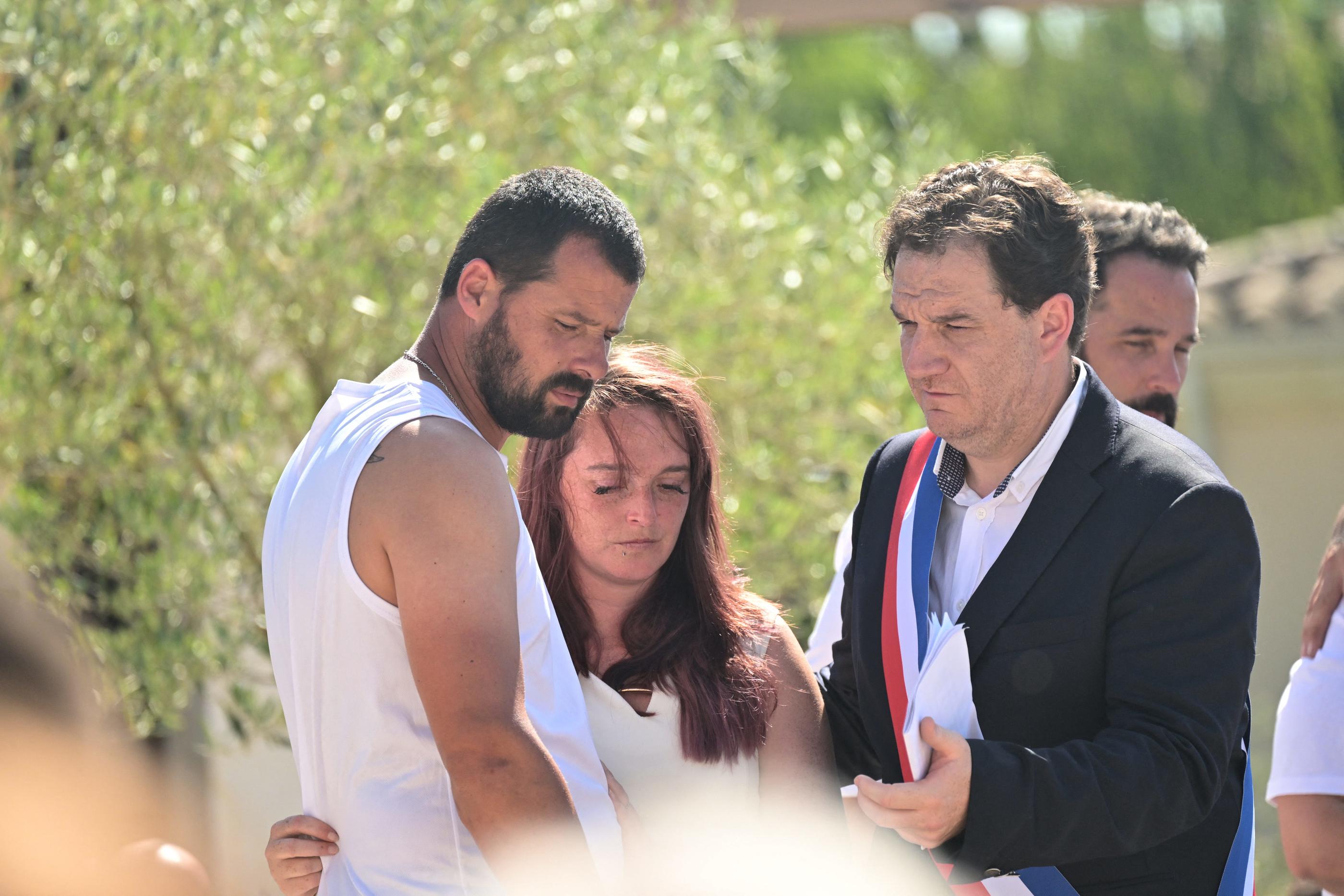 Il a été à la hauteur » : après la mort de Lyhanna, Grégory Bobbato, maire courage, porte-parole des élus en colère - Le Parisien