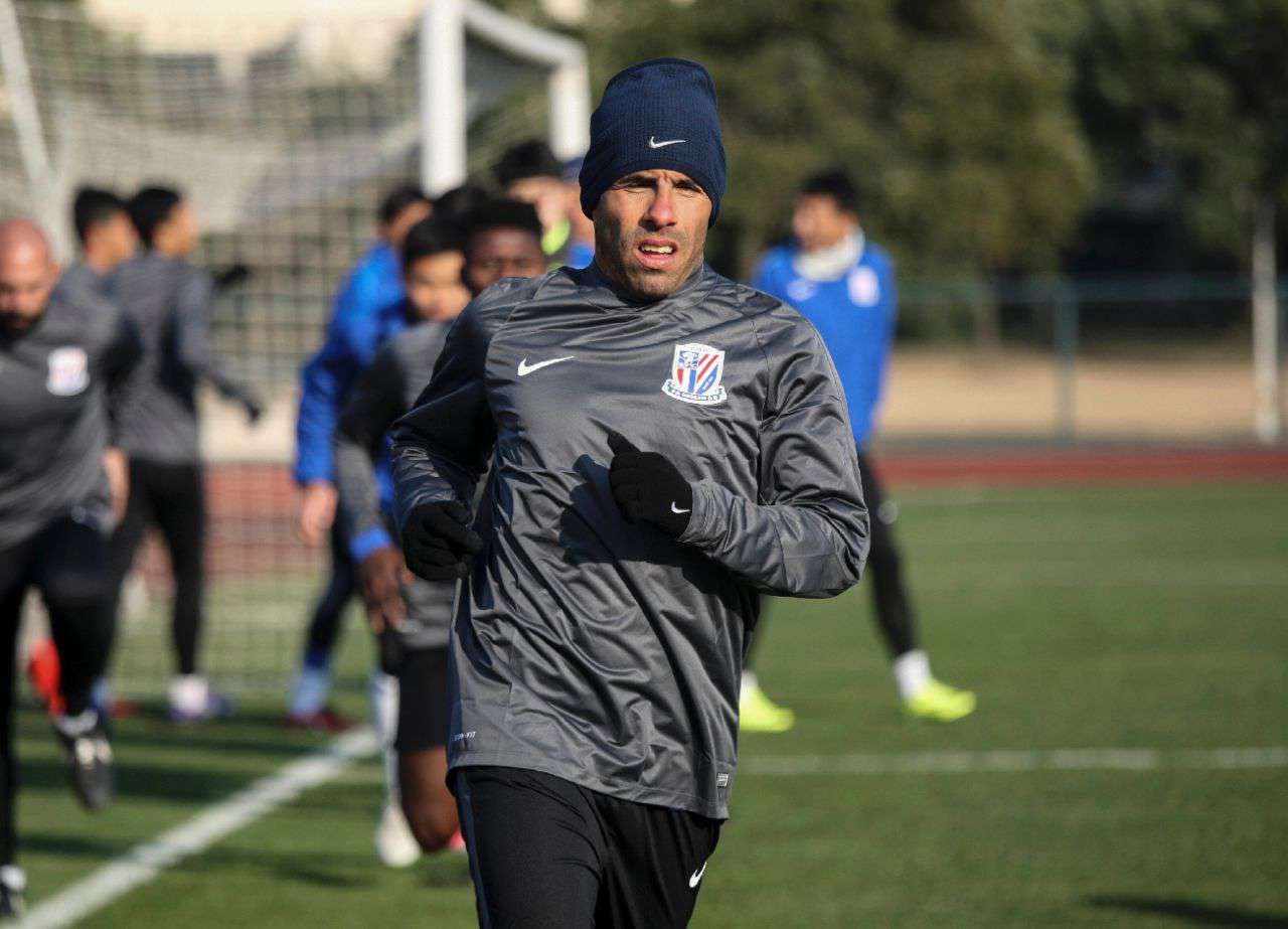 L'attaquant argentin Carlos Tevez à l'entraînement avec Shanghai Shenhua, le 21 janvier 2017