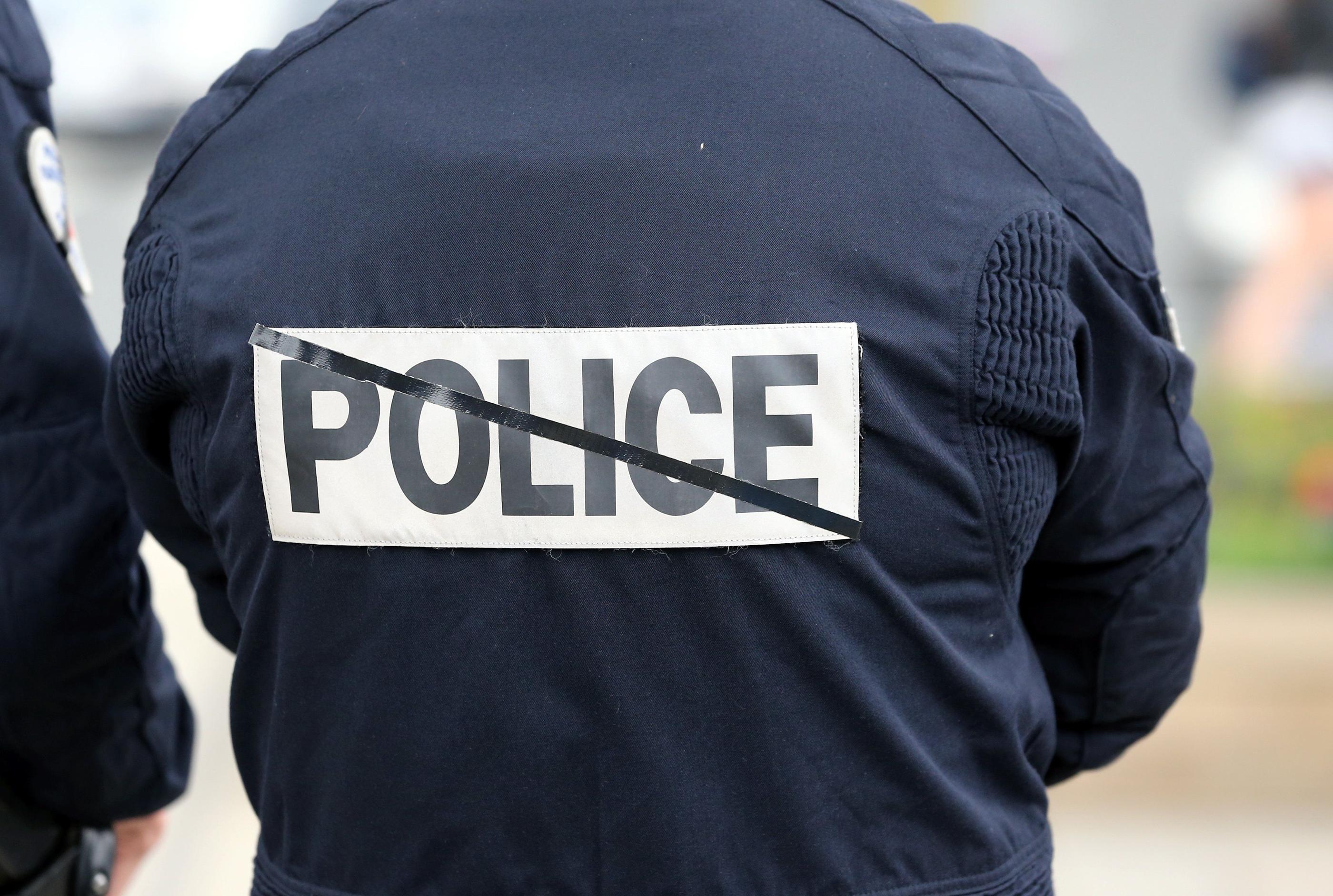 Les faits se sont déroulés vendredi vers 20h30, alors que les policiers intervenaient pour un «attroupement avec tapage, dans la rue» (illustration). LP/Arnaud Journois