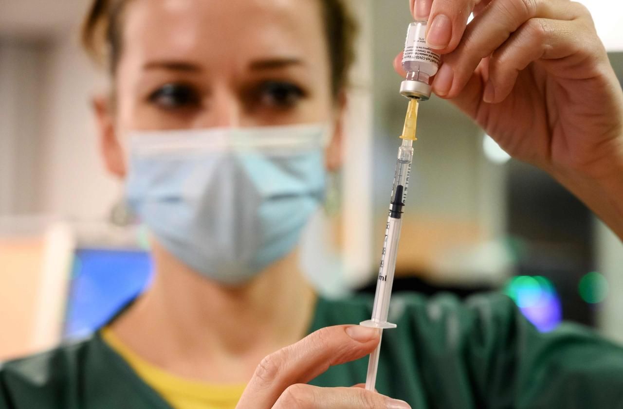 Vaccin Pfizer : six semaines entre les deux doses, mais pour qui ?