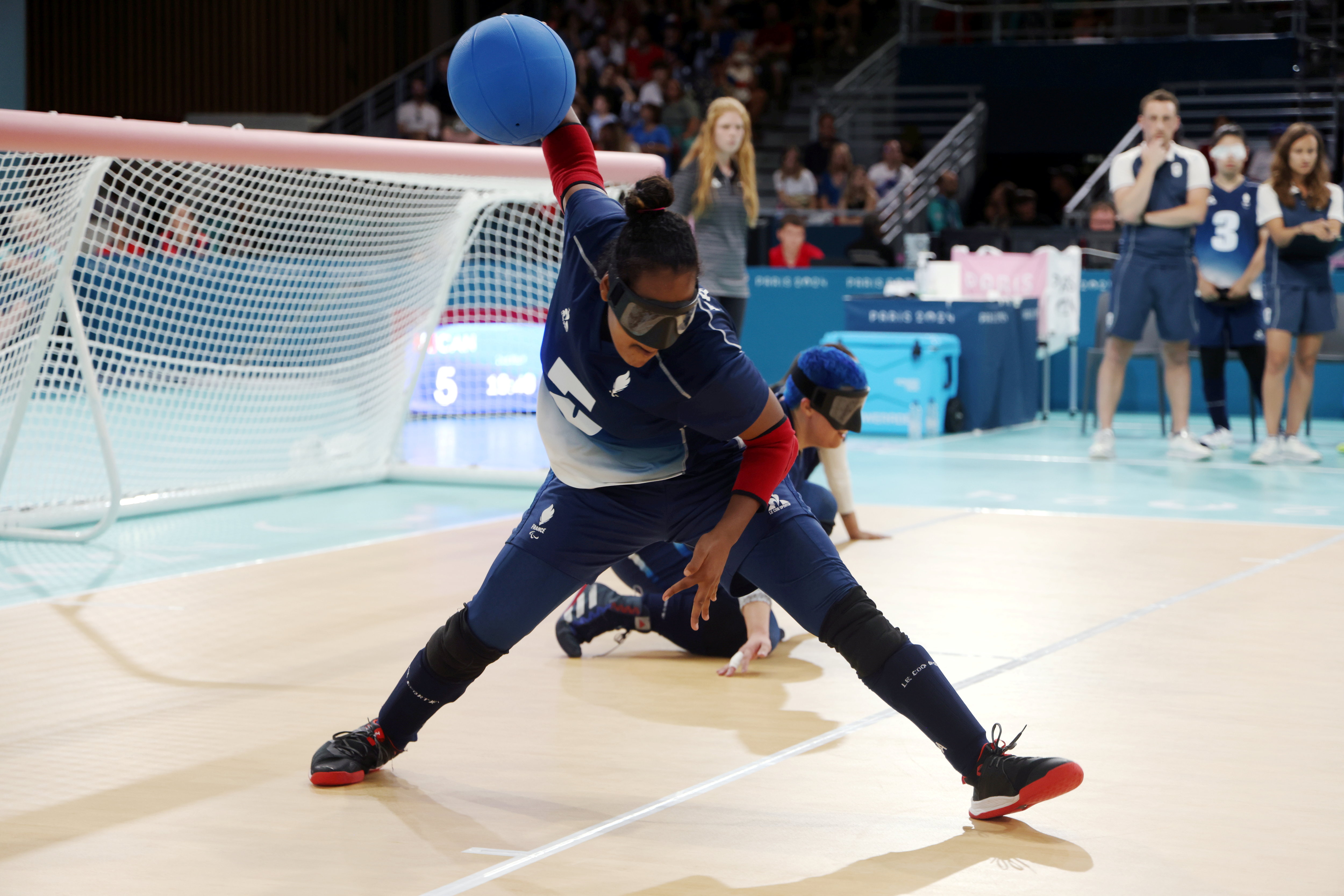 Les joueuses de l'équipe de France de goalball ont joué leur premier match de poule ce jeudi, au stade Arena Paris Sud, devant un stade plein. LP/Jean-Baptiste Quentin