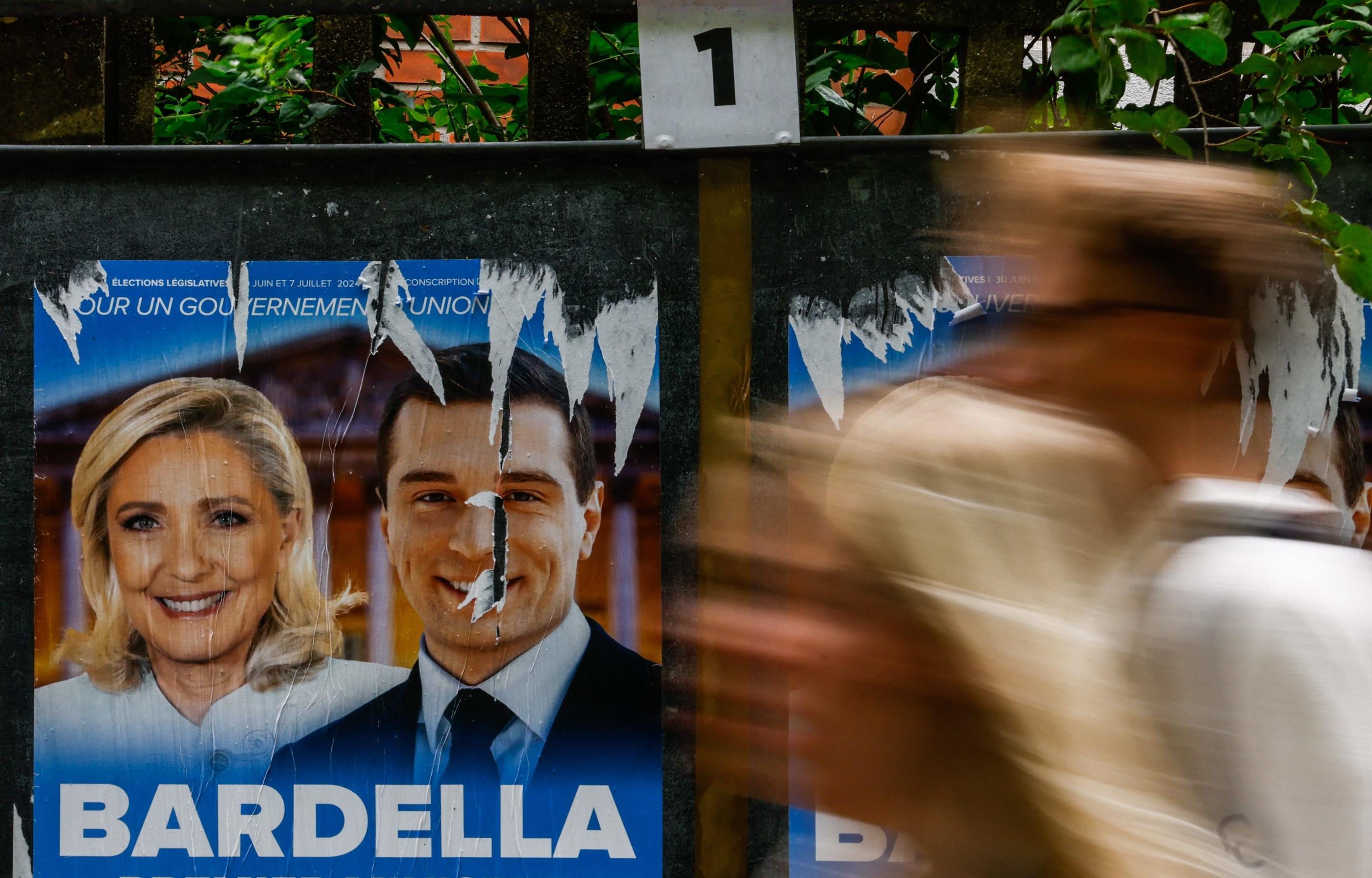 Lorsqu'on analyse la géographie du vote RN, «le contraste demeure très fort» entre les zones urbaines et non urbaines, note le démographe Hervé Le Bras. MAXPPP/EPA/Mohammed Badra