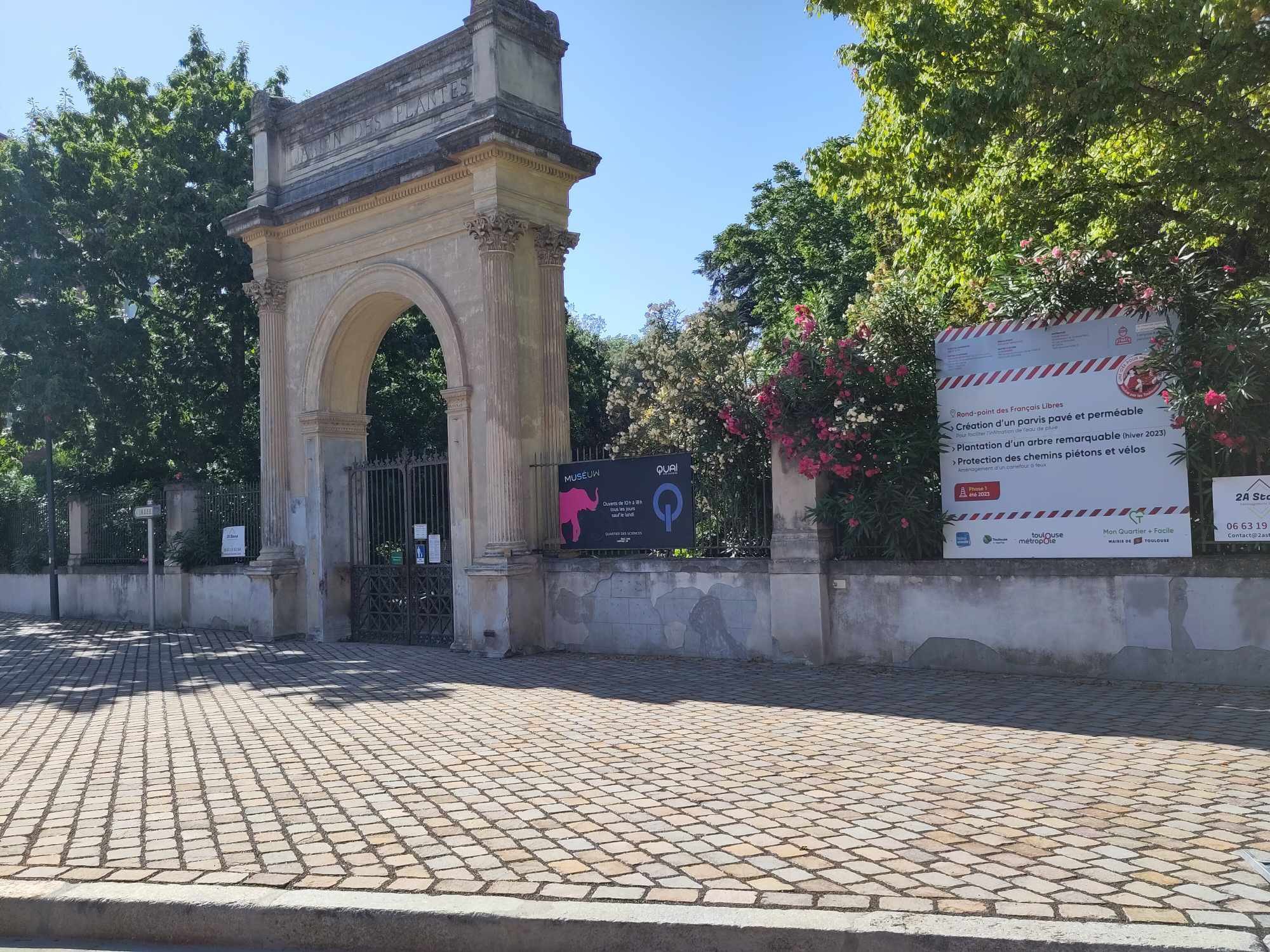 L'entrée sud du Jardin des Plantes de Toulouse est désormais dotée d'un parvis perméable. LP/Paul Périé