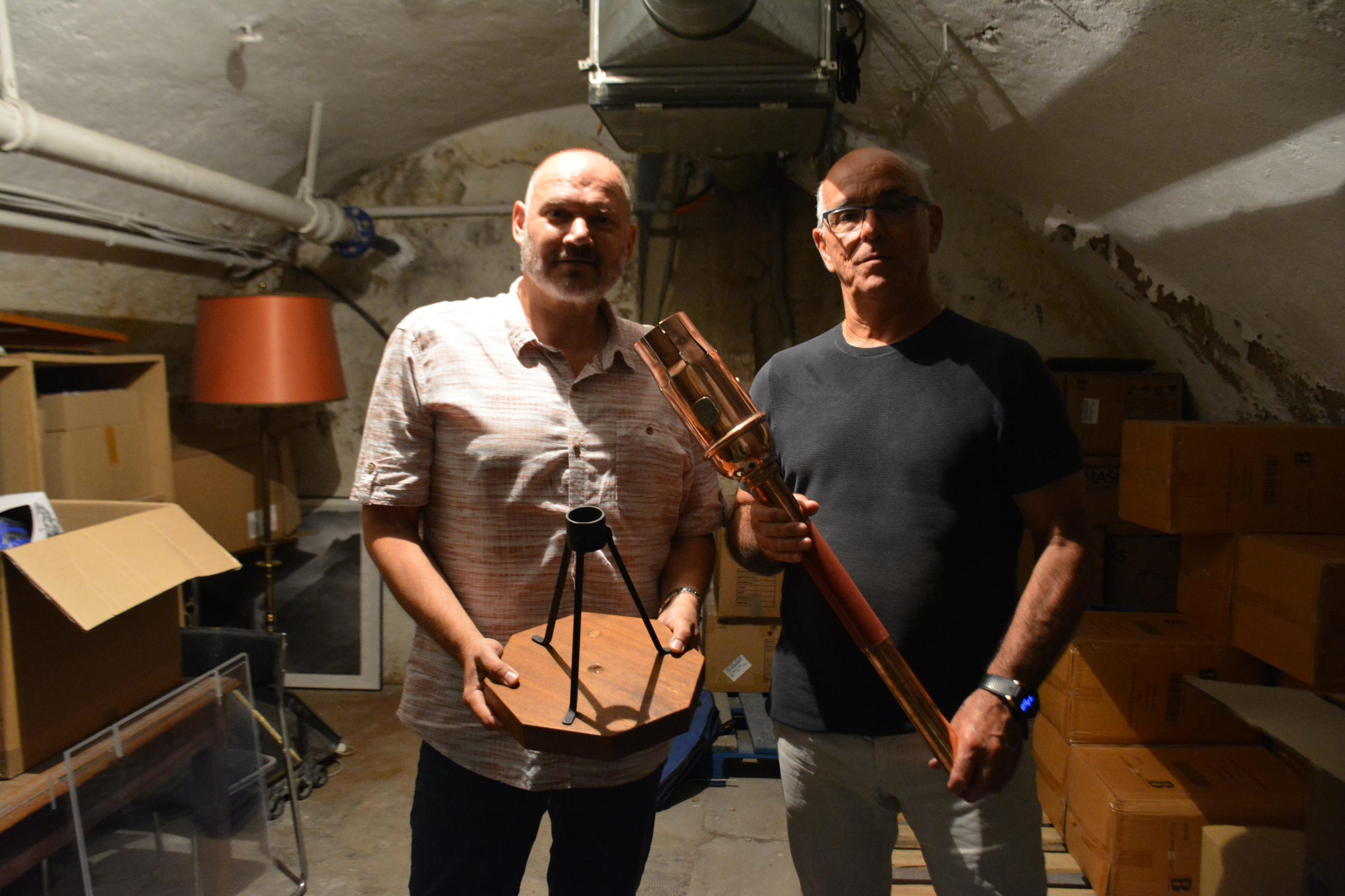 Cette torche des Jeux Olympiques de Grenoble vendue à prix d'or