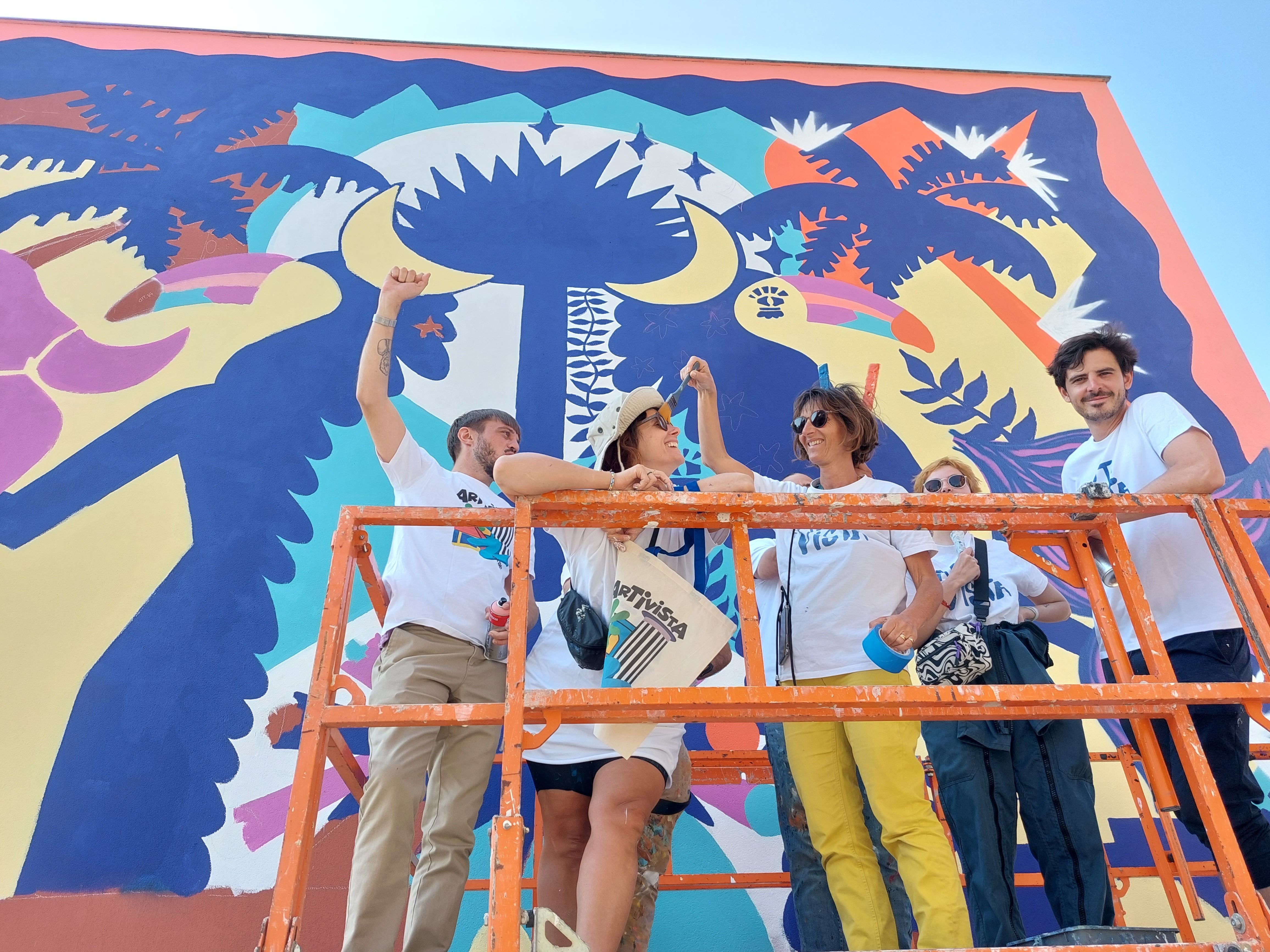 Colombes (Hauts-de-Seine), lundi 29 mai. Pendant deux semaines, les muralistes français et libanais de l'association Artivista réalisent d'immenses fresques sur 900 mètres carrés de façades dans le quartier des Fossés-Jean. LP/O.B.