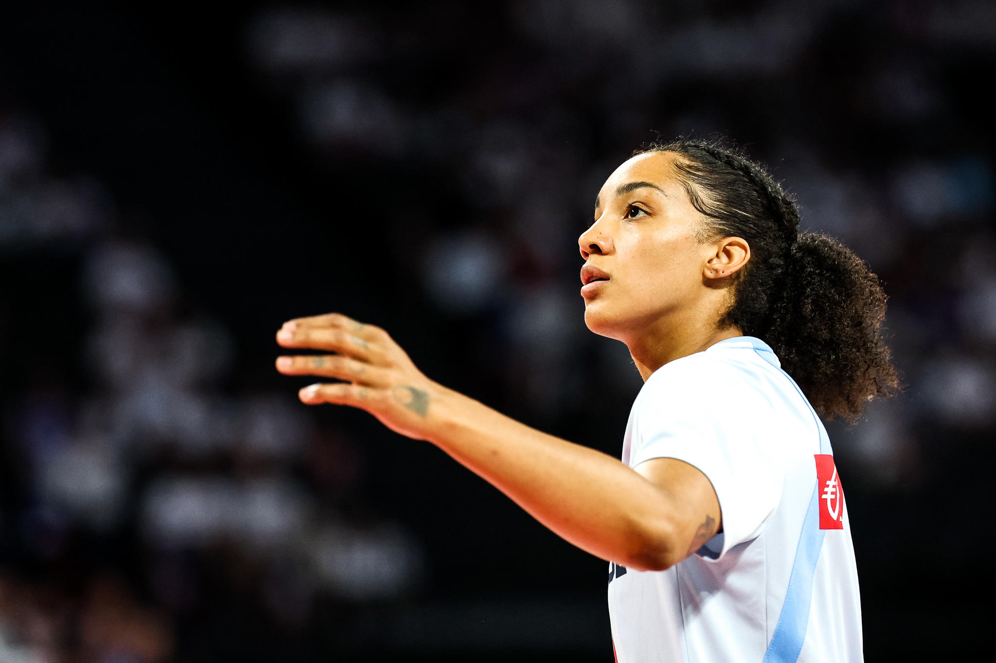 Clé de voûte du système de jeu mis en place par le coach des Bleues Jean-Aimé Toupane, Gabby Williams compte bien décrocher l'or avec la France. Icon Sport/Johnny Fidelin