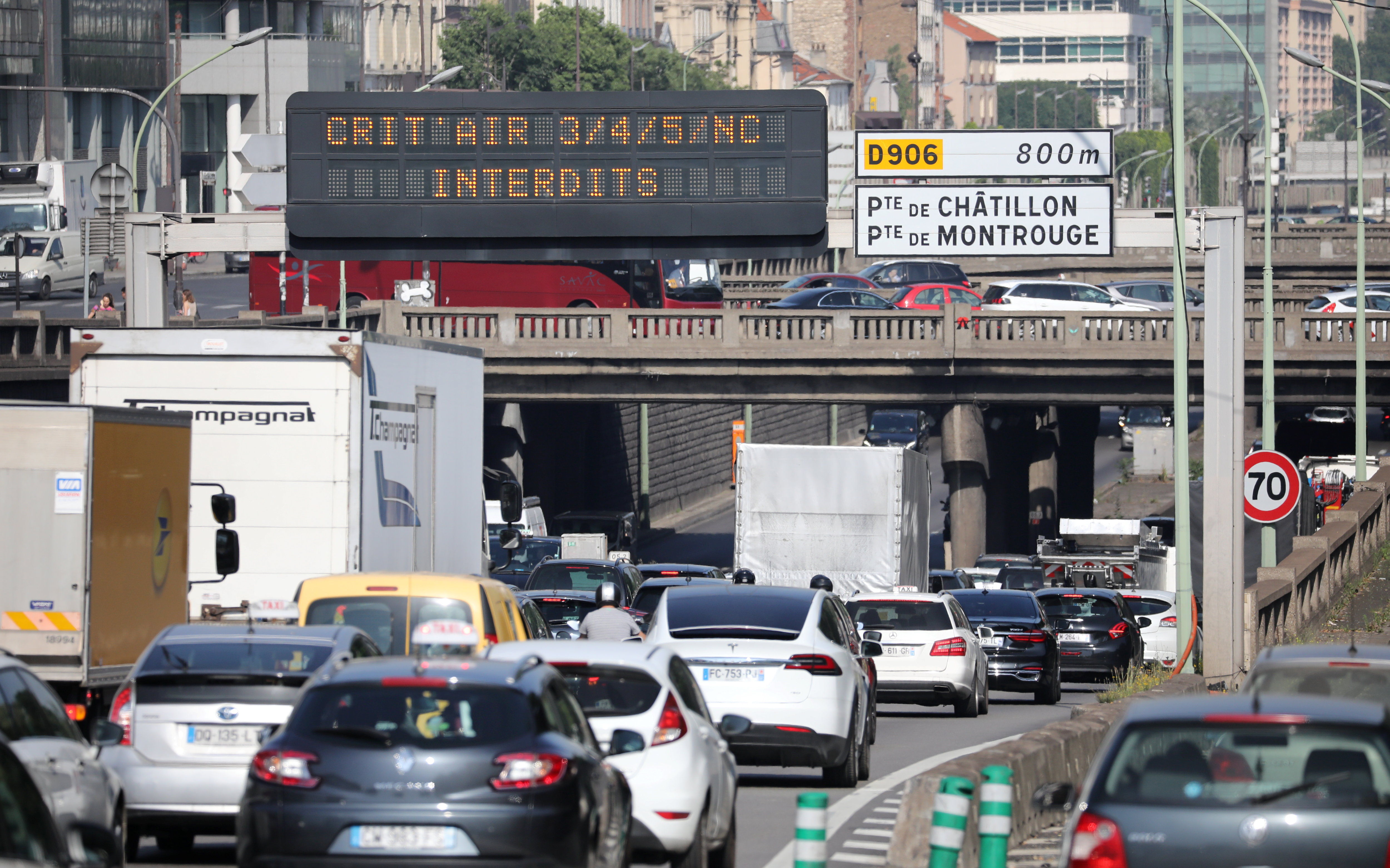 Une borne wi-fi sur la tour Montparnasse parasitait la station météo de  Trappes - Le Parisien