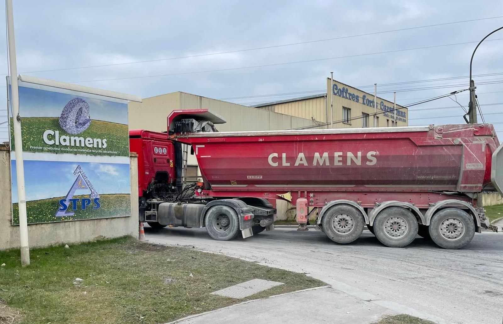 Basée à Villeparisis (Seine-et-Marne), la société Clamens est spécialisée dans le retraitement des boues de béton. LP/Timothée Talbi