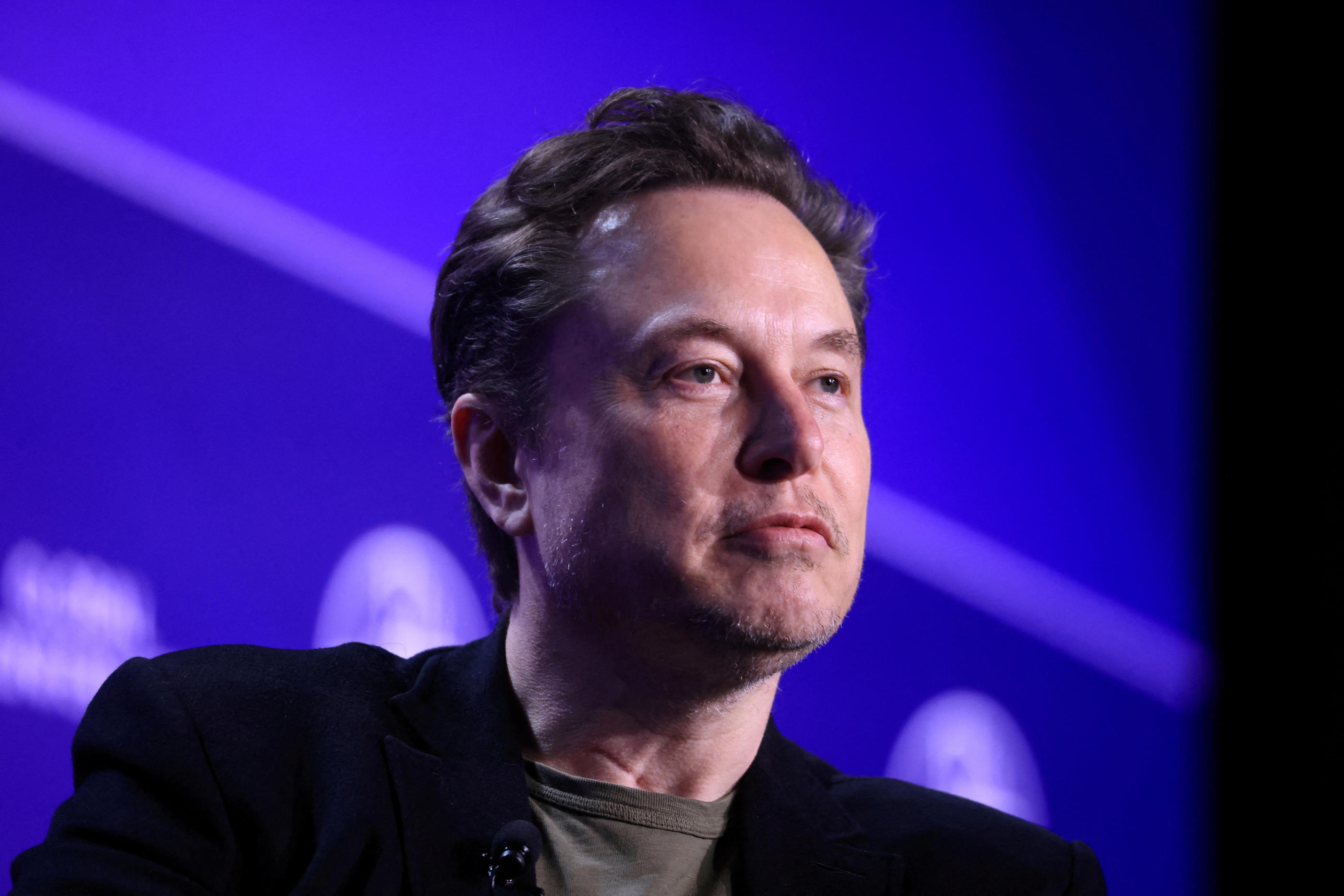 Développé par la start-up d’Elon Musk xAI, Grok a accès en temps réel aux infos via X, anciennement Twitter. Reuters/David Swanson
