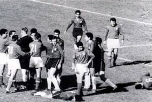 Photo Signée De L'équipe D'Angleterre Championne Du Monde 1966 - 9 Signatures Originales - Collector