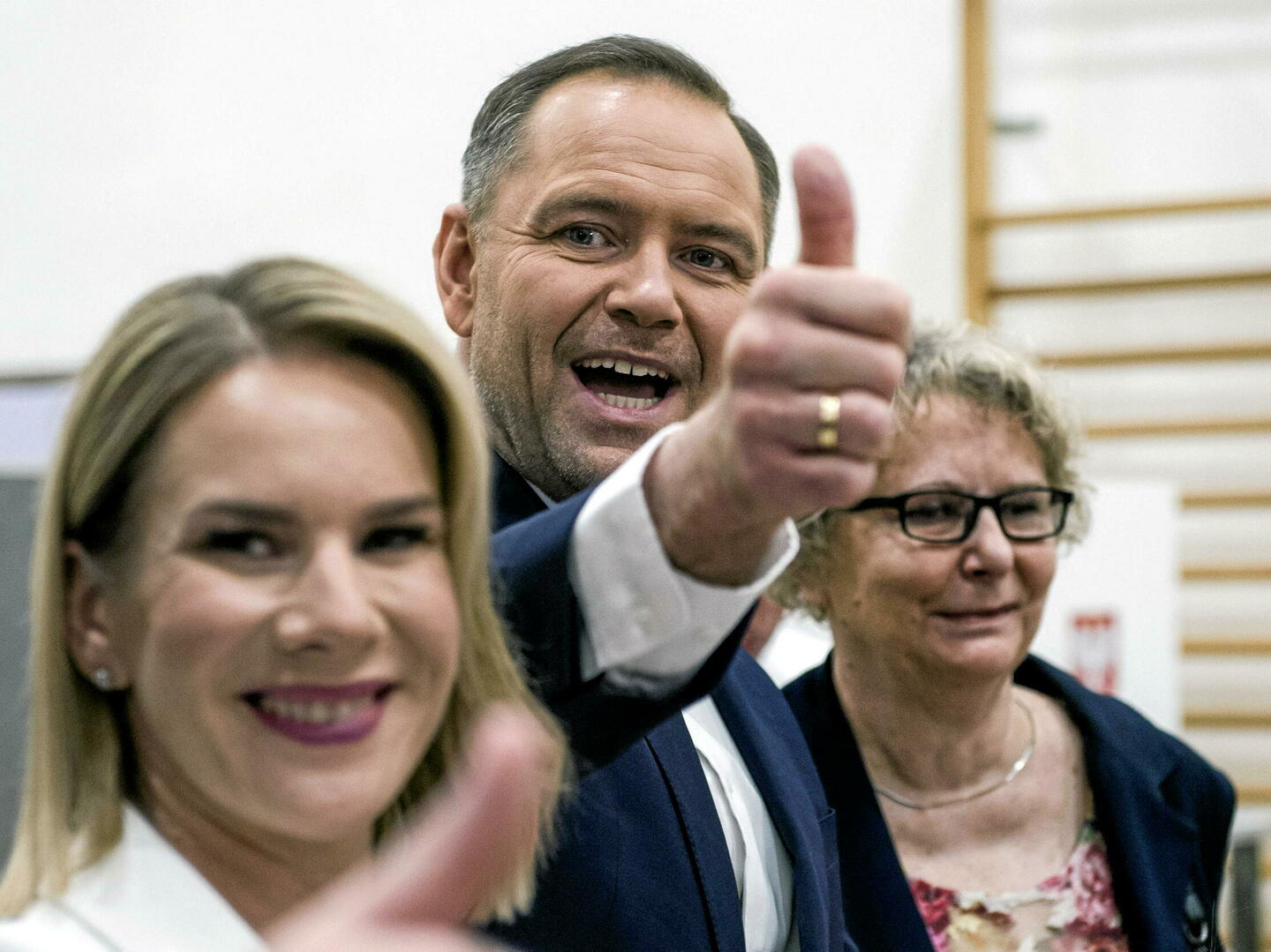Ancien boxeur, historien et fan de Trump : qui est Karol Nawrocki, le  nouveau président de la Pologne