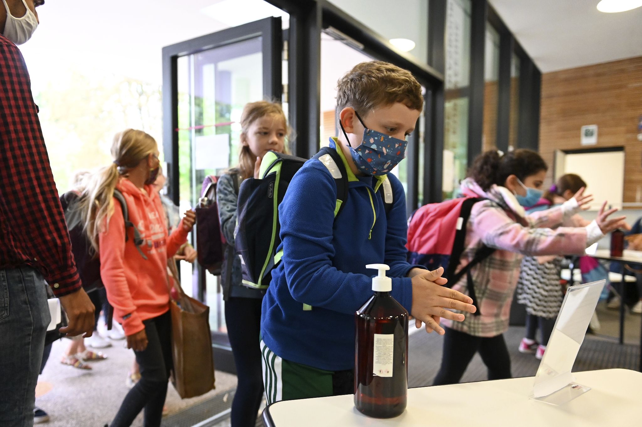 Covid : On n'a jamais eu autant de jeunes en même temps en